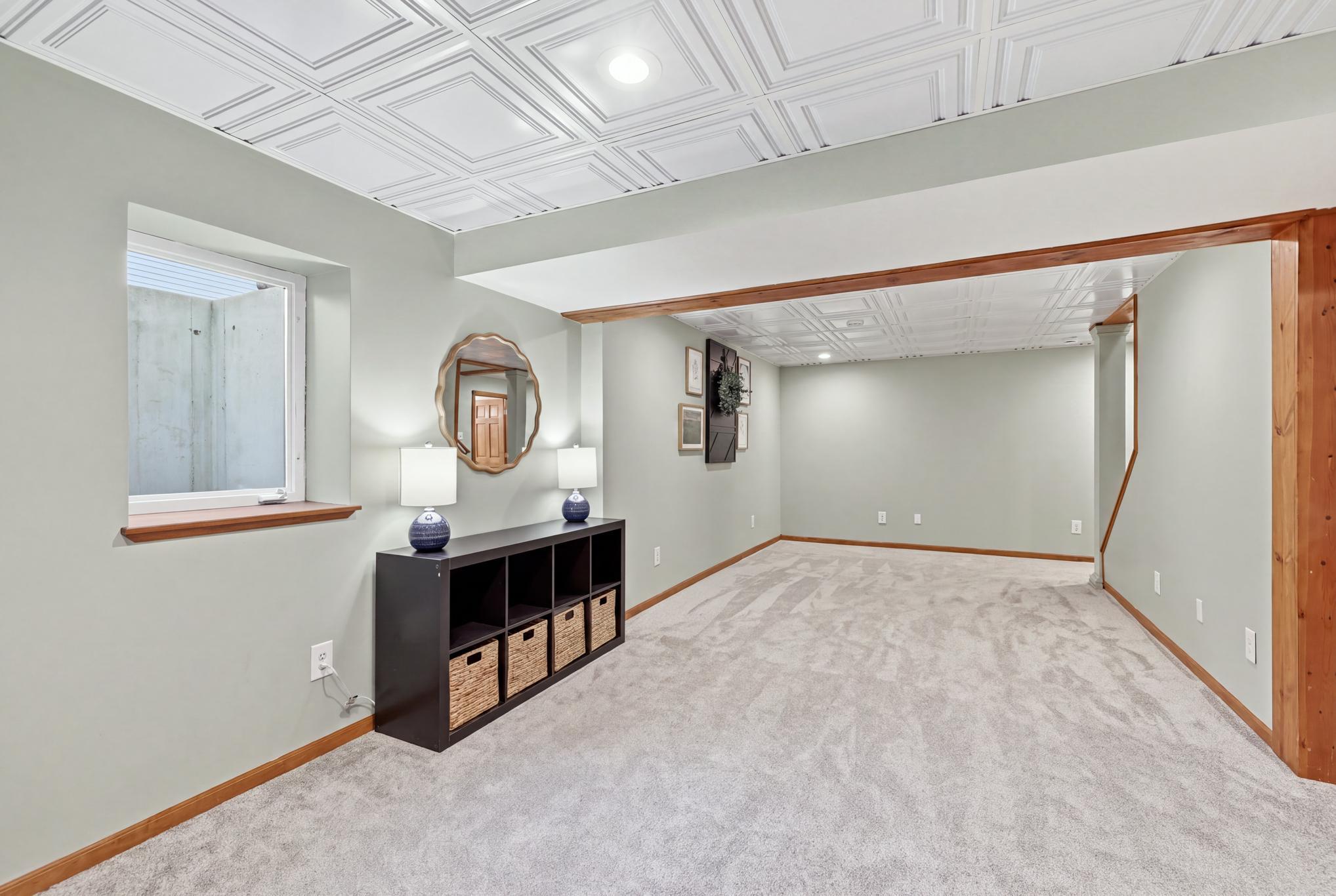 View of Residential at 8106 Greenbriar Lane, Woodbury MN 55125, Woodbury (38 of 59) - Mike Wilen | Minnesota Team Real Estate
