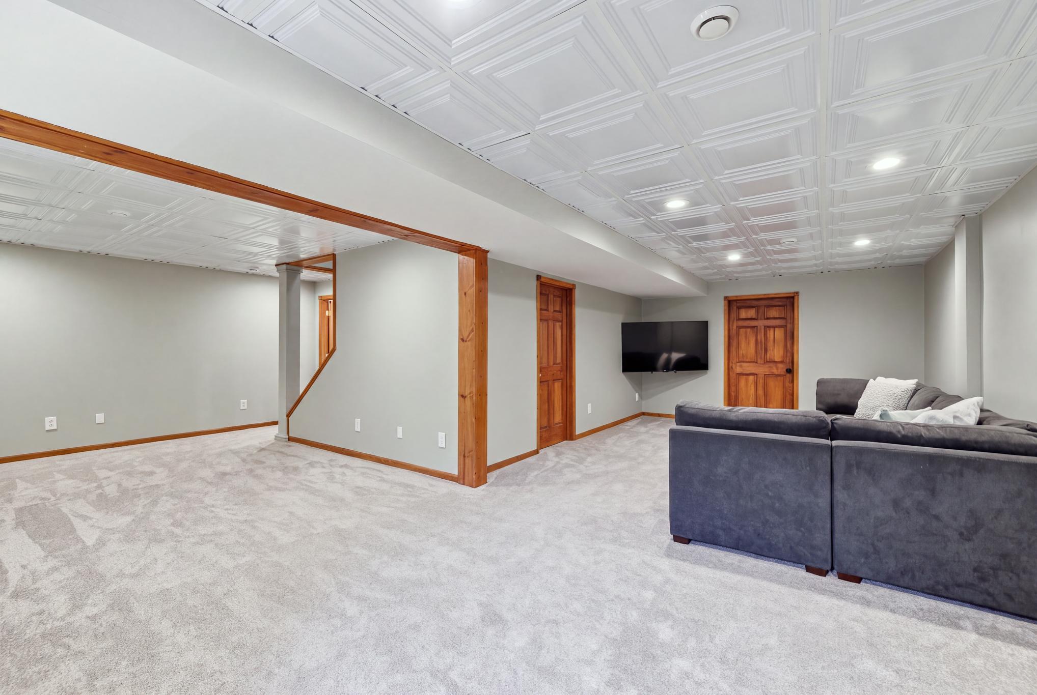 View of Residential at 8106 Greenbriar Lane, Woodbury MN 55125, Woodbury (37 of 59) - Mike Wilen | Minnesota Team Real Estate