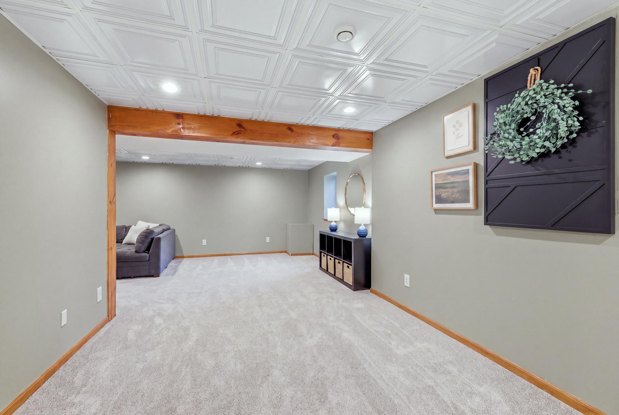 View of Residential at 8106 Greenbriar Lane, Woodbury MN 55125, Woodbury (36 of 59) - Mike Wilen | Minnesota Team Real Estate