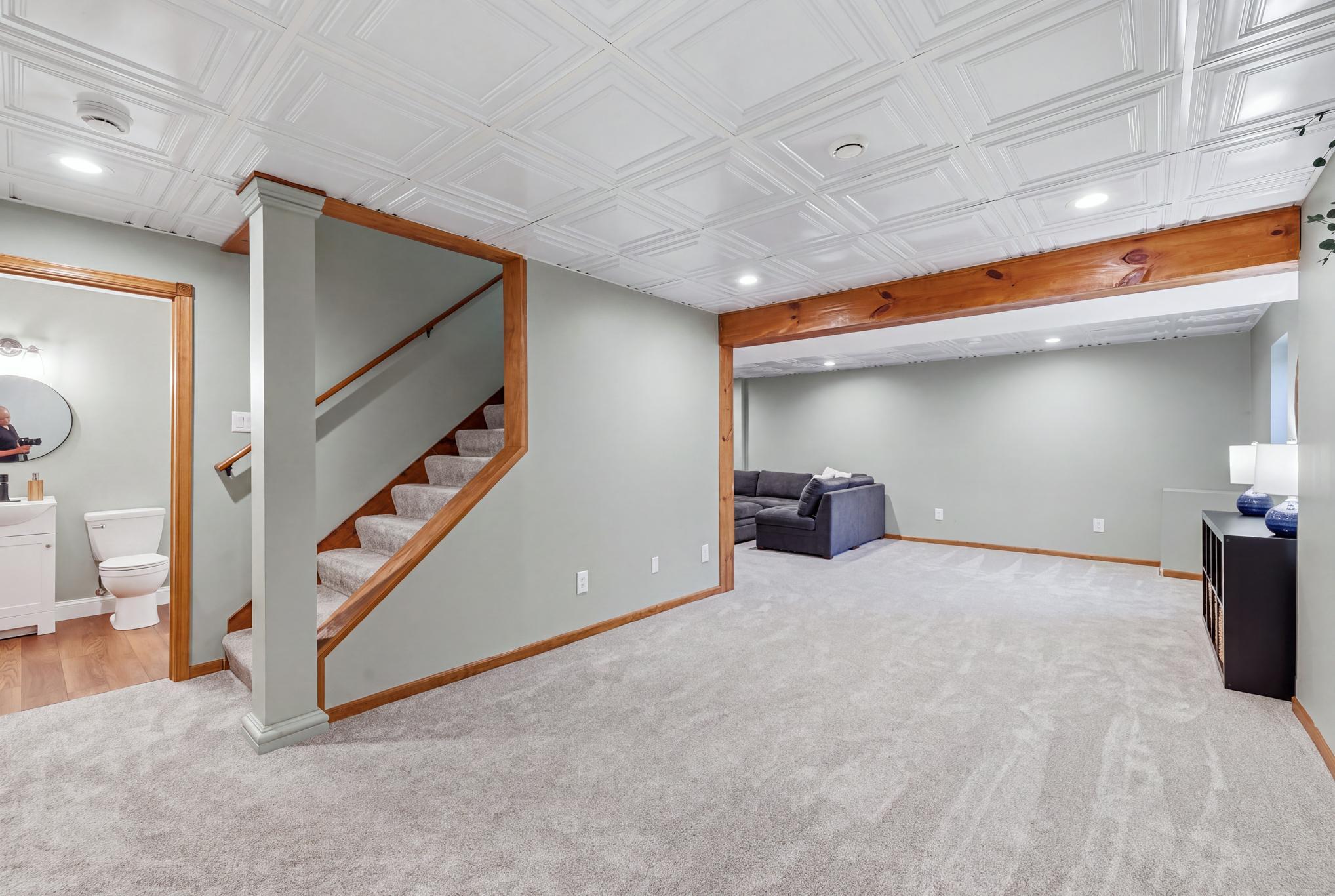 View of Residential at 8106 Greenbriar Lane, Woodbury MN 55125, Woodbury (35 of 59) - Mike Wilen | Minnesota Team Real Estate