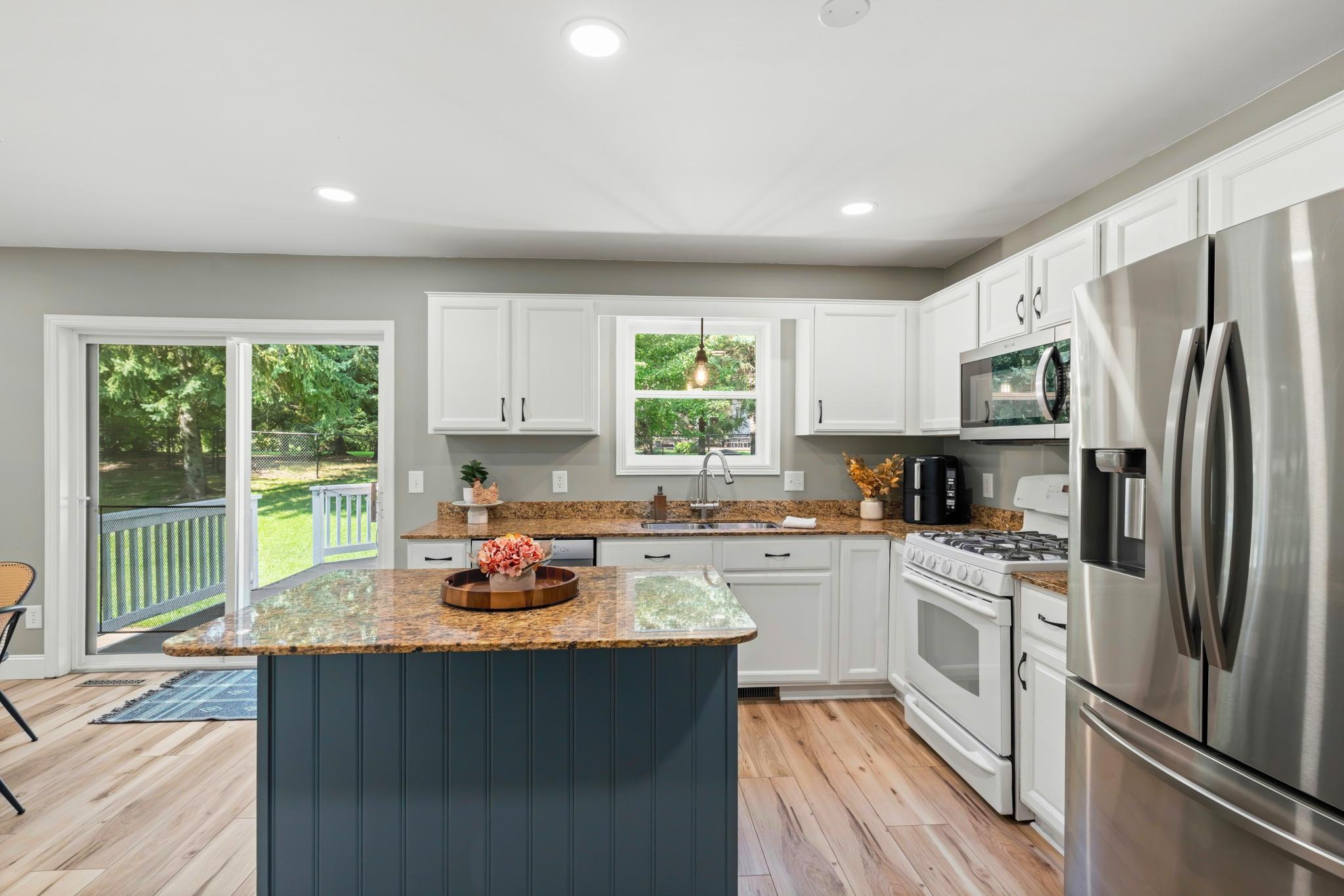 View of Residential at 8106 Greenbriar Lane, Woodbury MN 55125, Woodbury (16 of 59) - Mike Wilen | Minnesota Team Real Estate