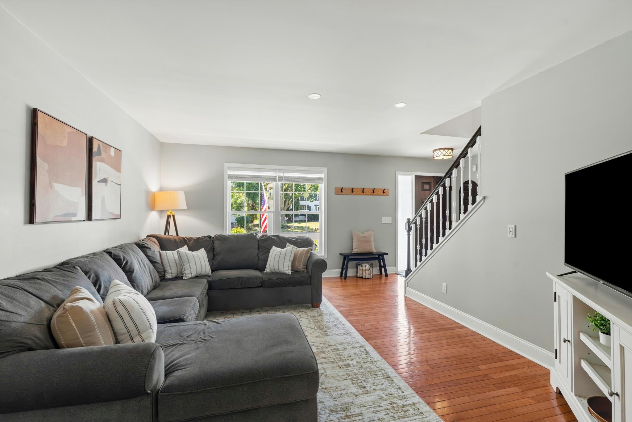View of Residential at 8106 Greenbriar Lane, Woodbury MN 55125, Woodbury (18 of 59) - Mike Wilen | Minnesota Team Real Estate