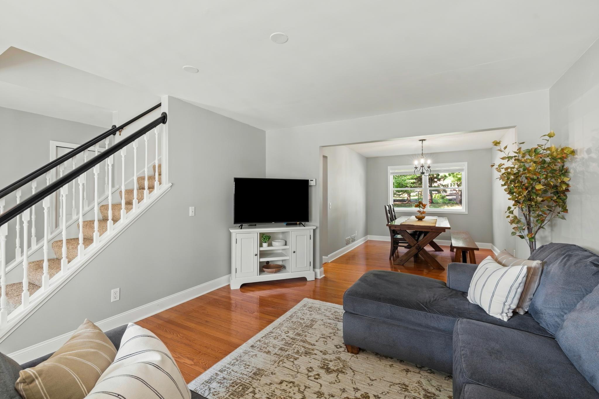 View of Residential at 8106 Greenbriar Lane, Woodbury MN 55125, Woodbury (20 of 59) - Mike Wilen | Minnesota Team Real Estate
