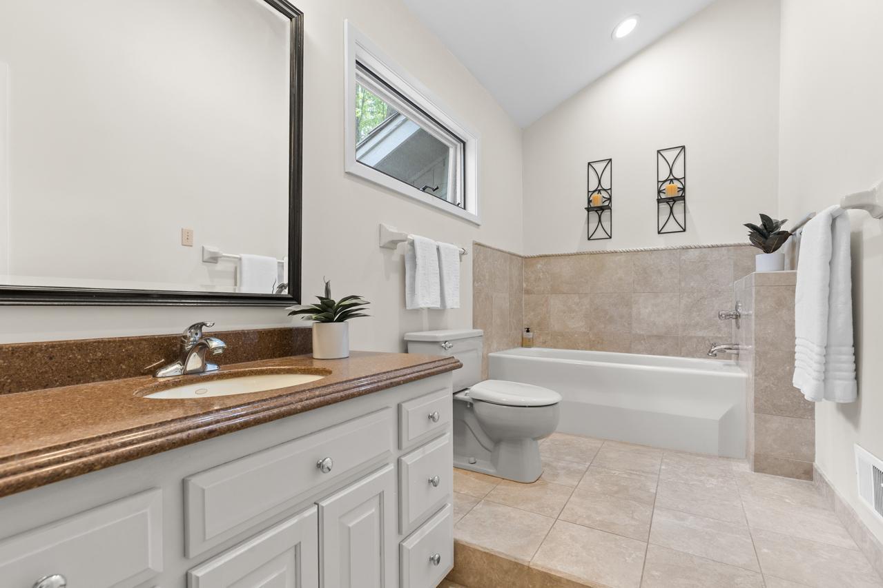 View of Residential at 7708 Stonewood Court, Edina MN 55439, Edina (28 of 60) - Mike Wilen | Minnesota Team Real Estate