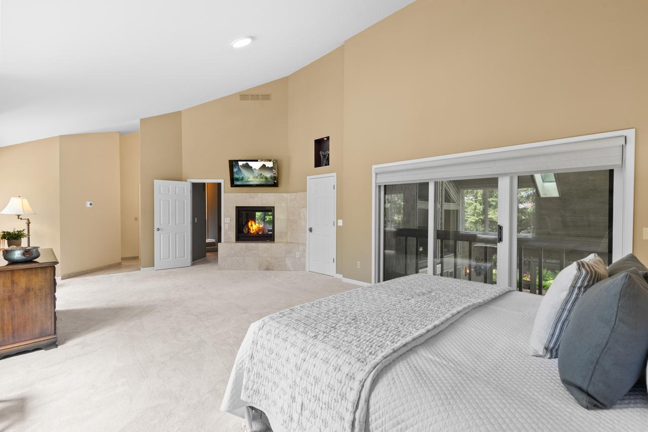 View of Residential at 7708 Stonewood Court, Edina MN 55439, Edina (26 of 60) - Mike Wilen | Minnesota Team Real Estate