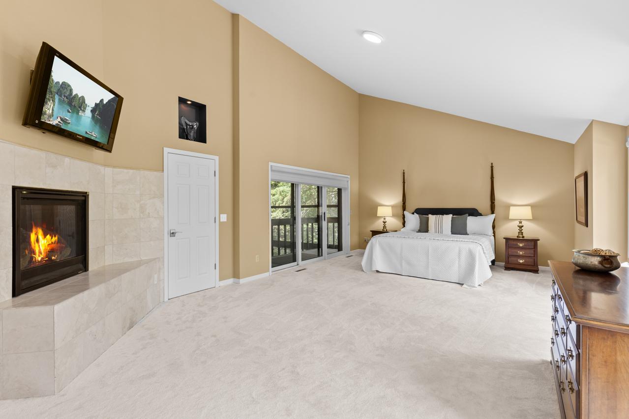 View of Residential at 7708 Stonewood Court, Edina MN 55439, Edina (25 of 60) - Mike Wilen | Minnesota Team Real Estate