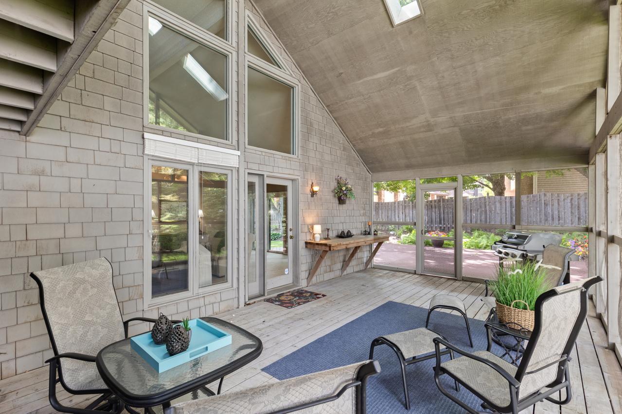 View of Residential at 7708 Stonewood Court, Edina MN 55439, Edina (8 of 60) - Mike Wilen | Minnesota Team Real Estate