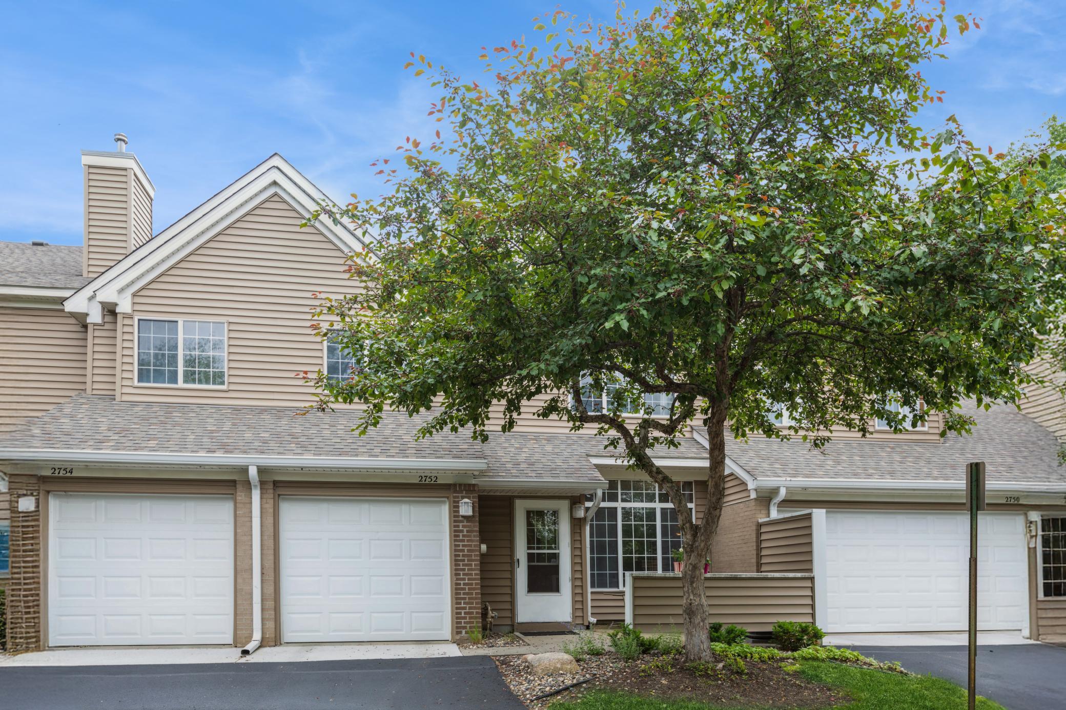 View of (TH) Side x Side at 2752 Autumnwood Lane, Minnetonka - Mike Wilen | Minnesota Team Real Estate