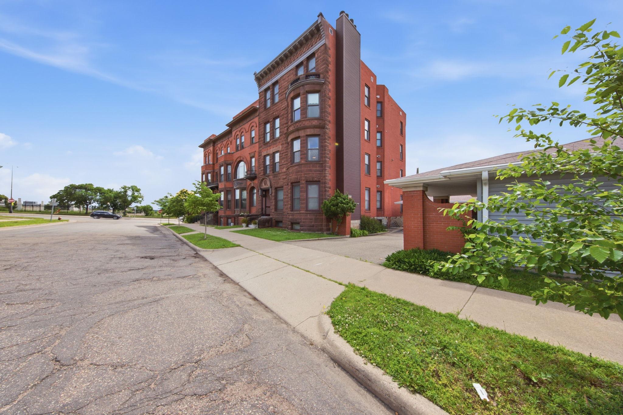 View of Residential at 168 College Avenue #2, Saint Paul MN 55102, Saint Paul (24 of 27) - Mike Wilen | Minnesota Team Real Estate