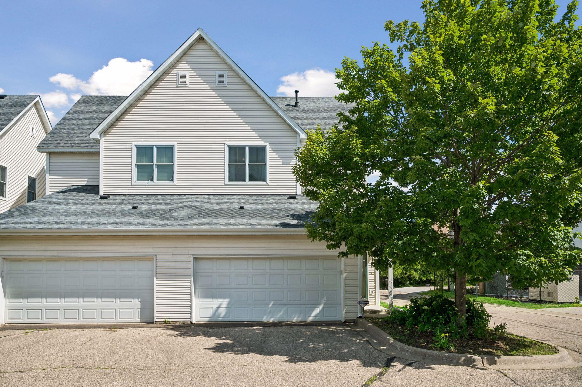 View of Residential at 2433 Columbus Court, Minneapolis MN 55404, Minneapolis (31 of 33) - Mike Wilen | Minnesota Team Real Estate