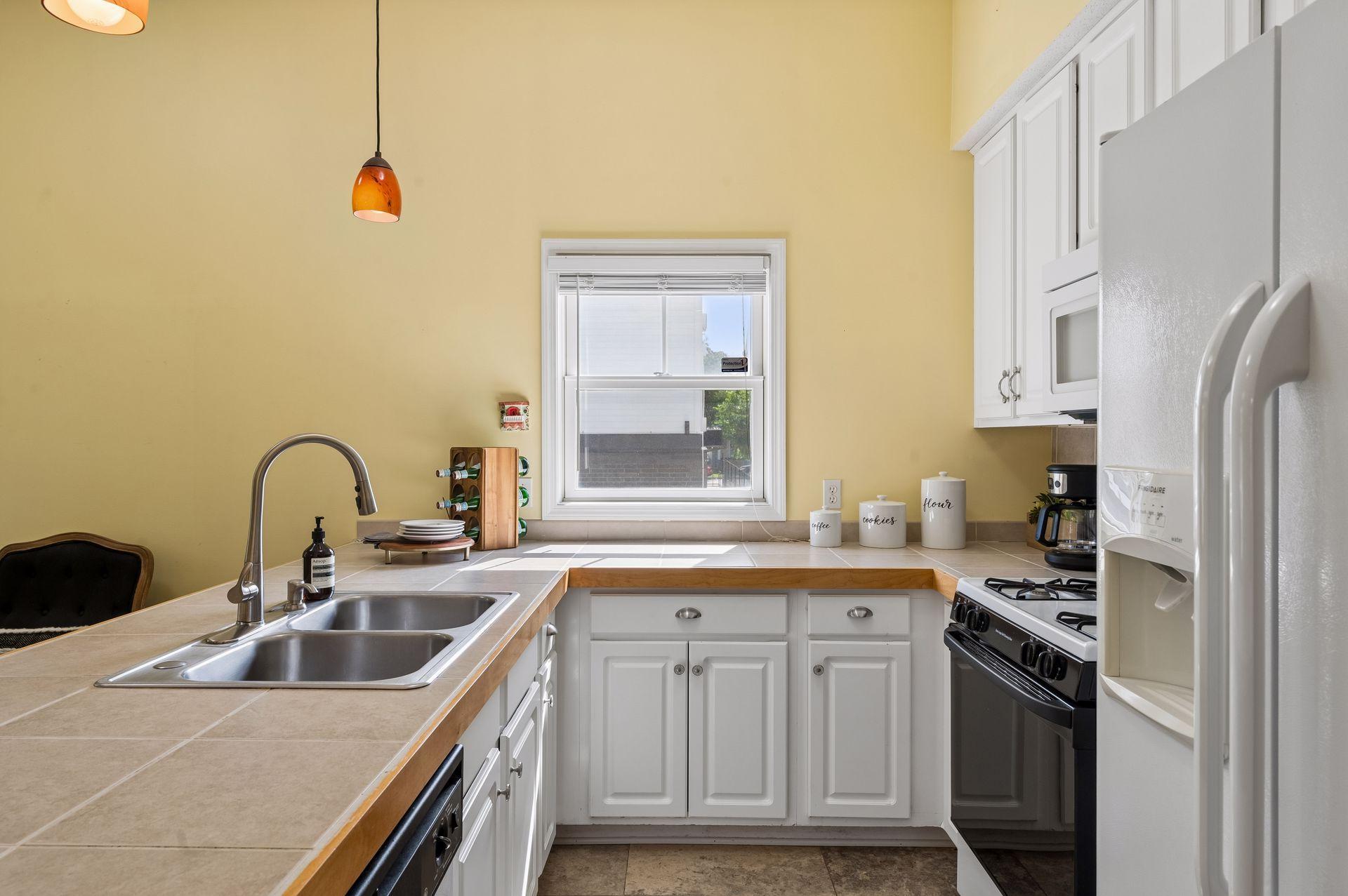 View of Residential at 2433 Columbus Court, Minneapolis MN 55404, Minneapolis (10 of 33) - Mike Wilen | Minnesota Team Real Estate