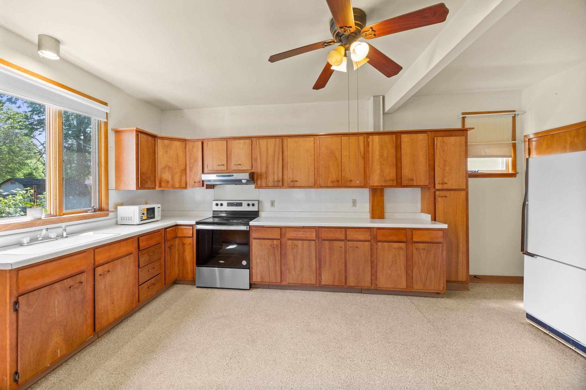 View of Residential at 898 Western Avenue, Saint Paul MN 55117, Saint Paul (11 of 23) - Mike Wilen | Minnesota Team Real Estate