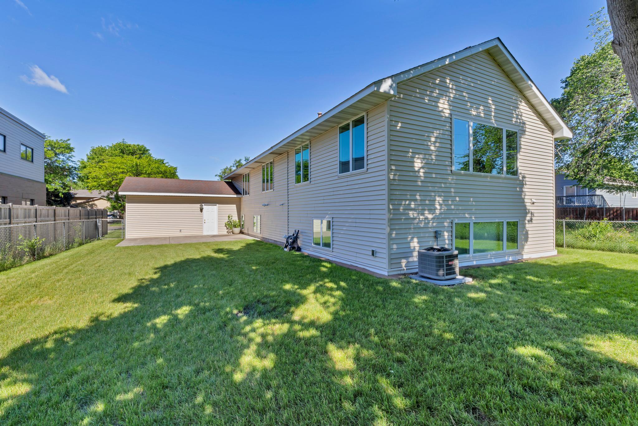 View of Residential at 343 Pierce Street, Minneapolis MN 55413, Minneapolis (31 of 39) - Mike Wilen | Minnesota Team Real Estate