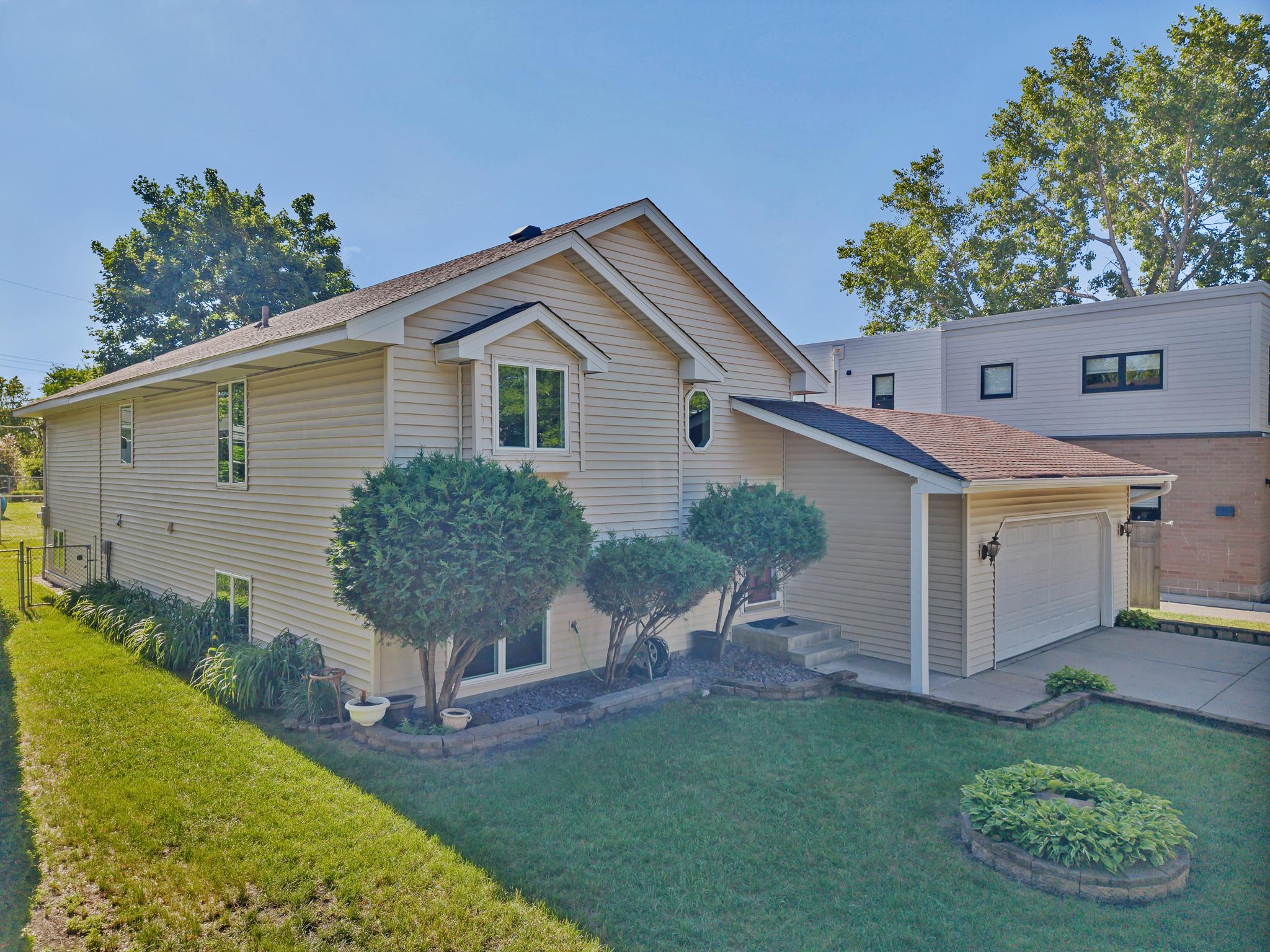 View of Residential at 343 Pierce Street, Minneapolis MN 55413, Minneapolis (38 of 39) - Mike Wilen | Minnesota Team Real Estate