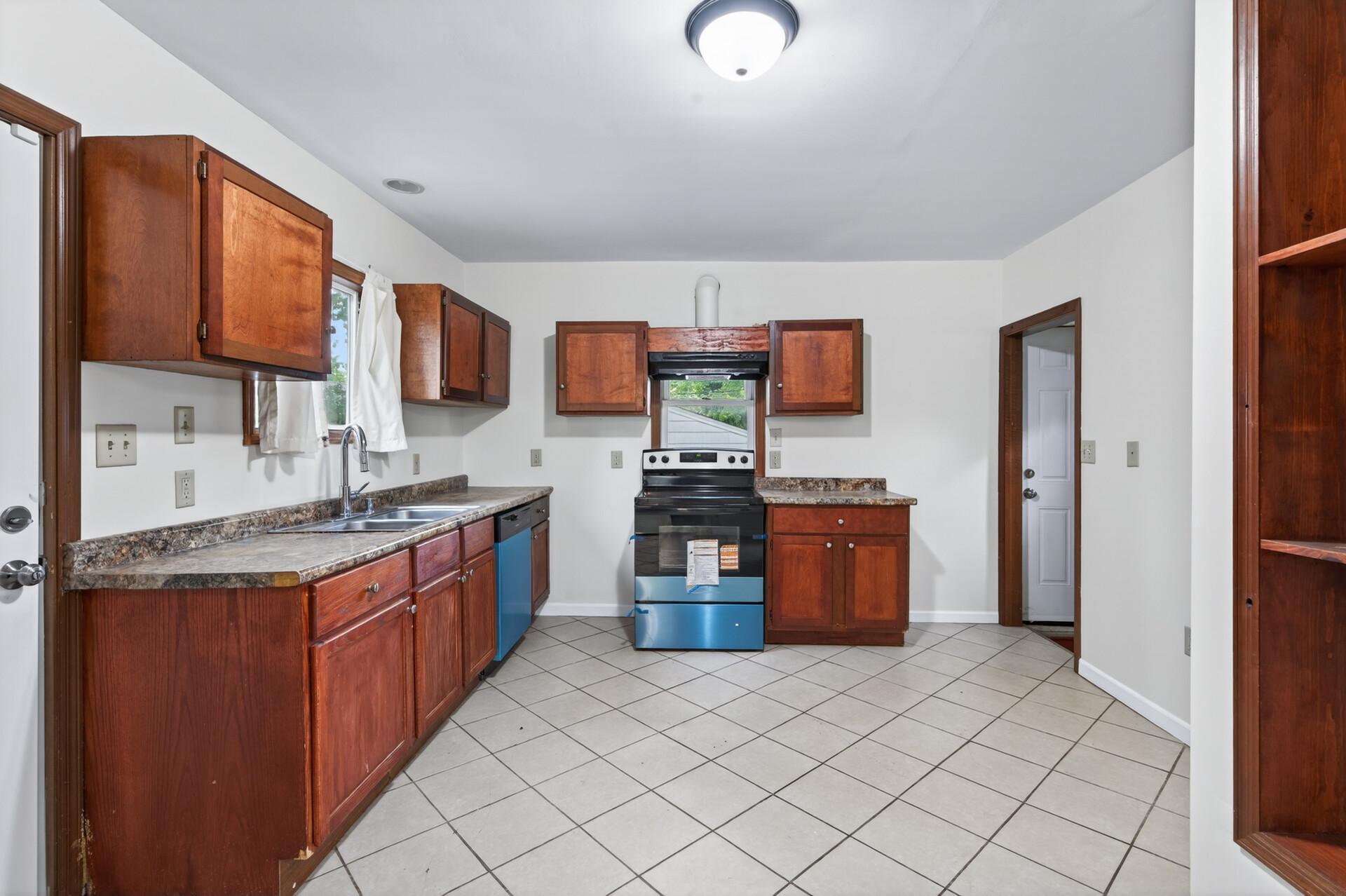 View of Residential at 1067 Wilson Avenue, Saint Paul MN 55106, Saint Paul (12 of 25) - Mike Wilen | Minnesota Team Real Estate