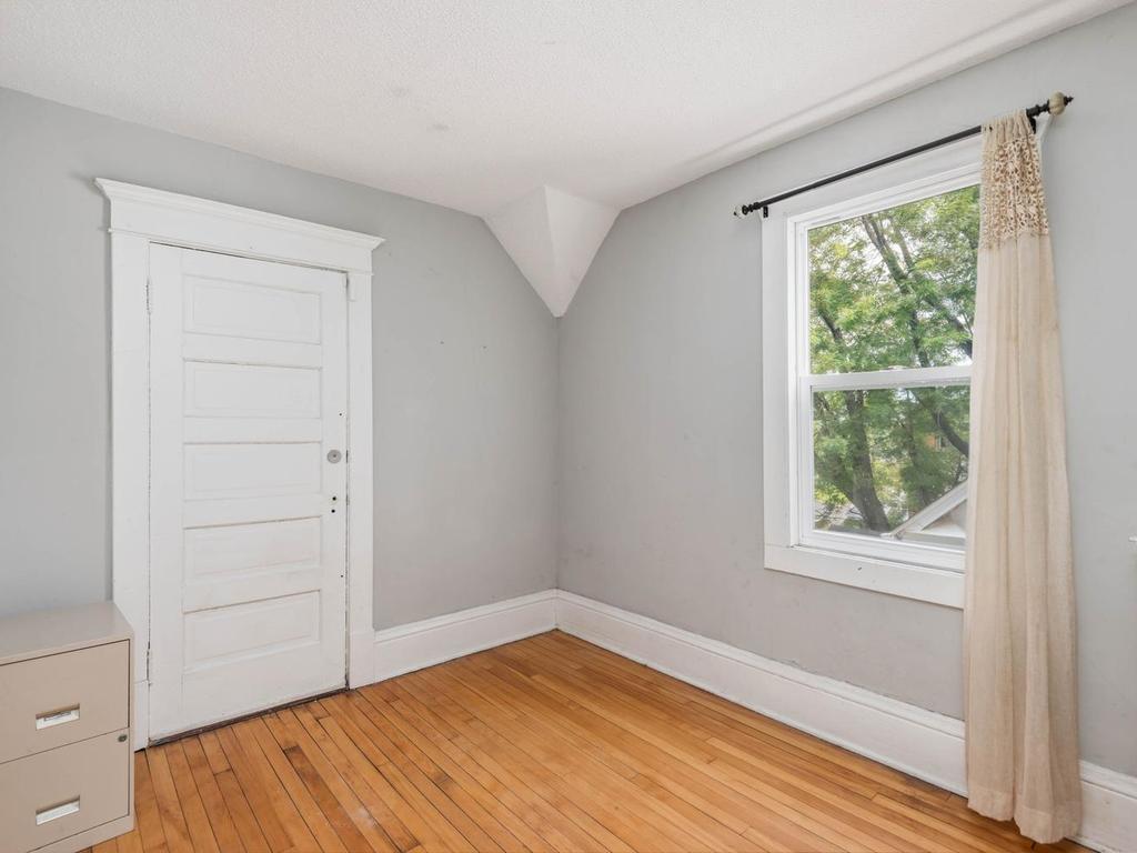 View of Residential at 3735 Girard Avenue, Minneapolis MN 55412, Minneapolis (17 of 31) - Mike Wilen | Minnesota Team Real Estate