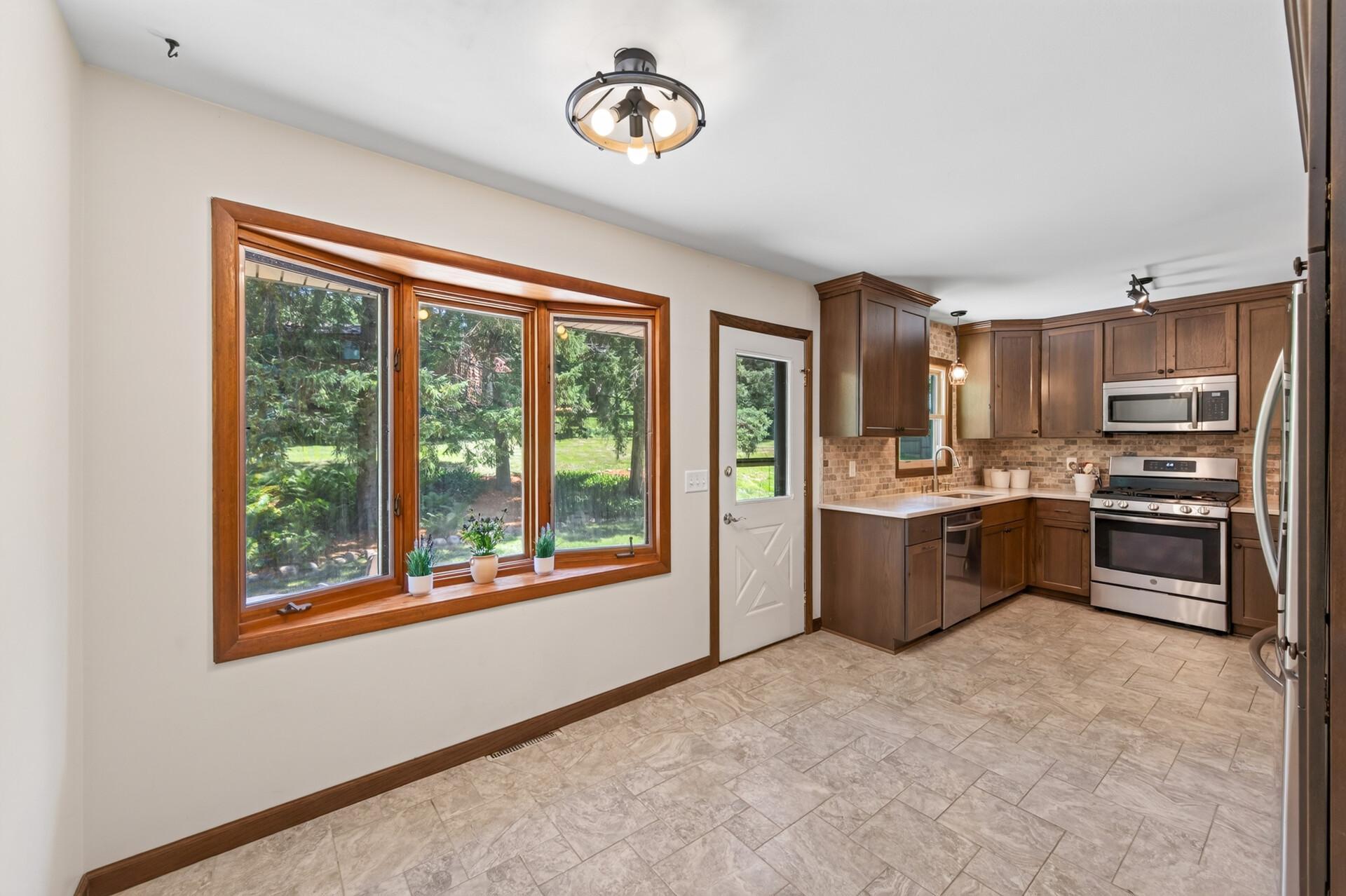 View of Residential at 6911 Ticonderoga Trail, Eden Prairie MN 55346, Eden Prairie (12 of 30) - Mike Wilen | Minnesota Team Real Estate
