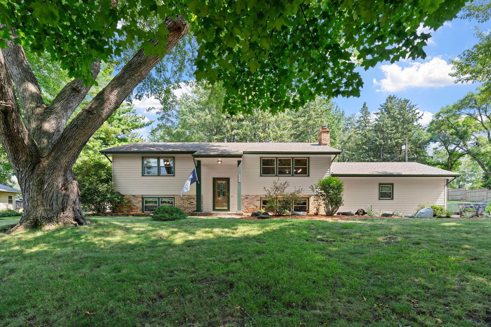 View of Residential at 6911 Ticonderoga Trail, Eden Prairie MN 55346, Eden Prairie - Mike Wilen | Minnesota Team Real Estate