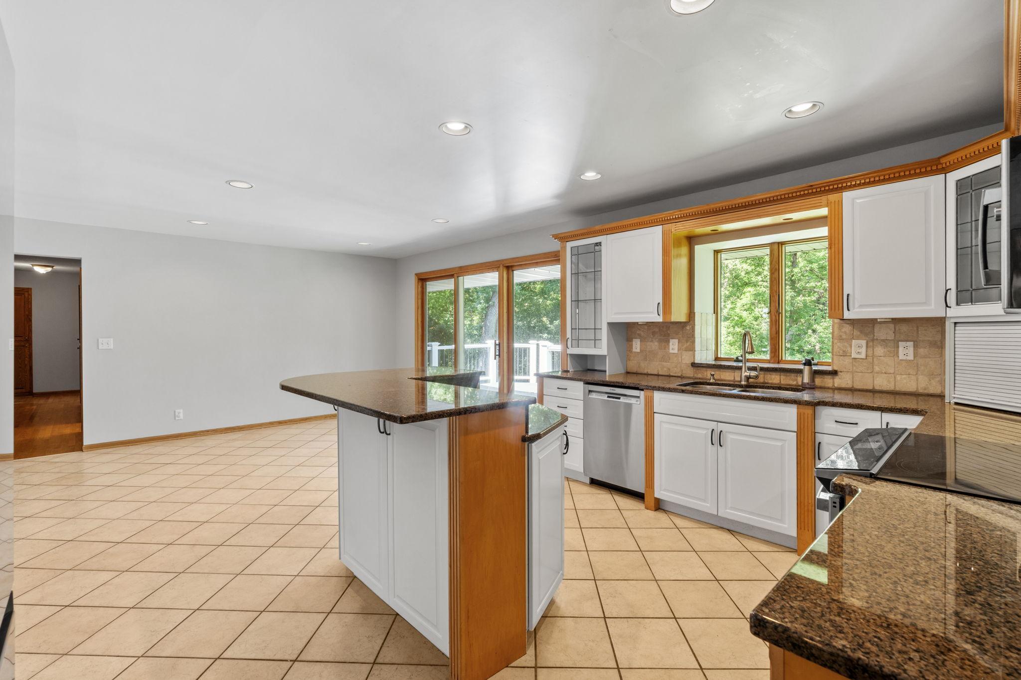 View of Residential at 5010 Diane Drive, Minnetonka MN 55343, Minnetonka (33 of 72) - Mike Wilen | Minnesota Team Real Estate