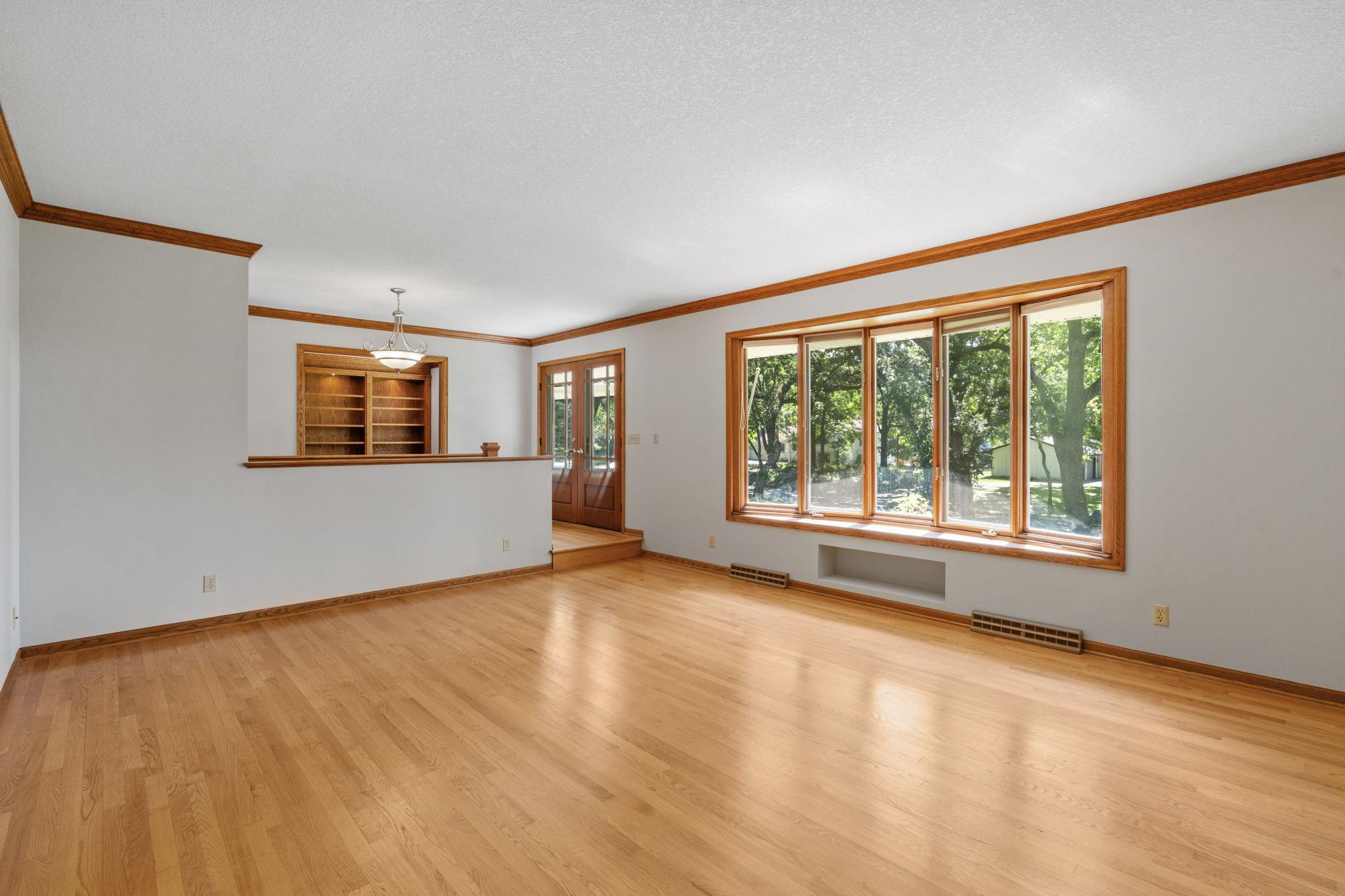 View of Residential at 5010 Diane Drive, Minnetonka MN 55343, Minnetonka (22 of 72) - Mike Wilen | Minnesota Team Real Estate