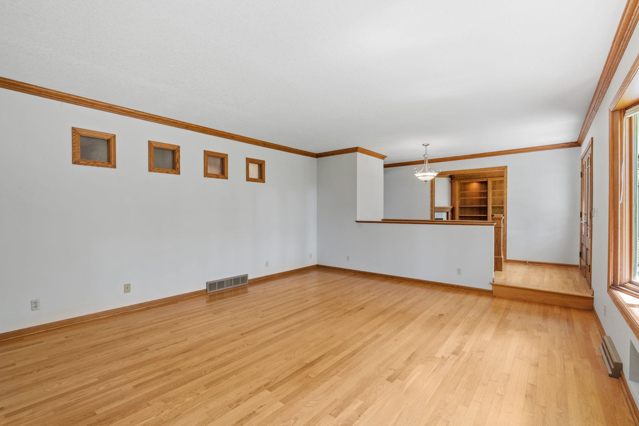 View of Residential at 5010 Diane Drive, Minnetonka MN 55343, Minnetonka (21 of 72) - Mike Wilen | Minnesota Team Real Estate