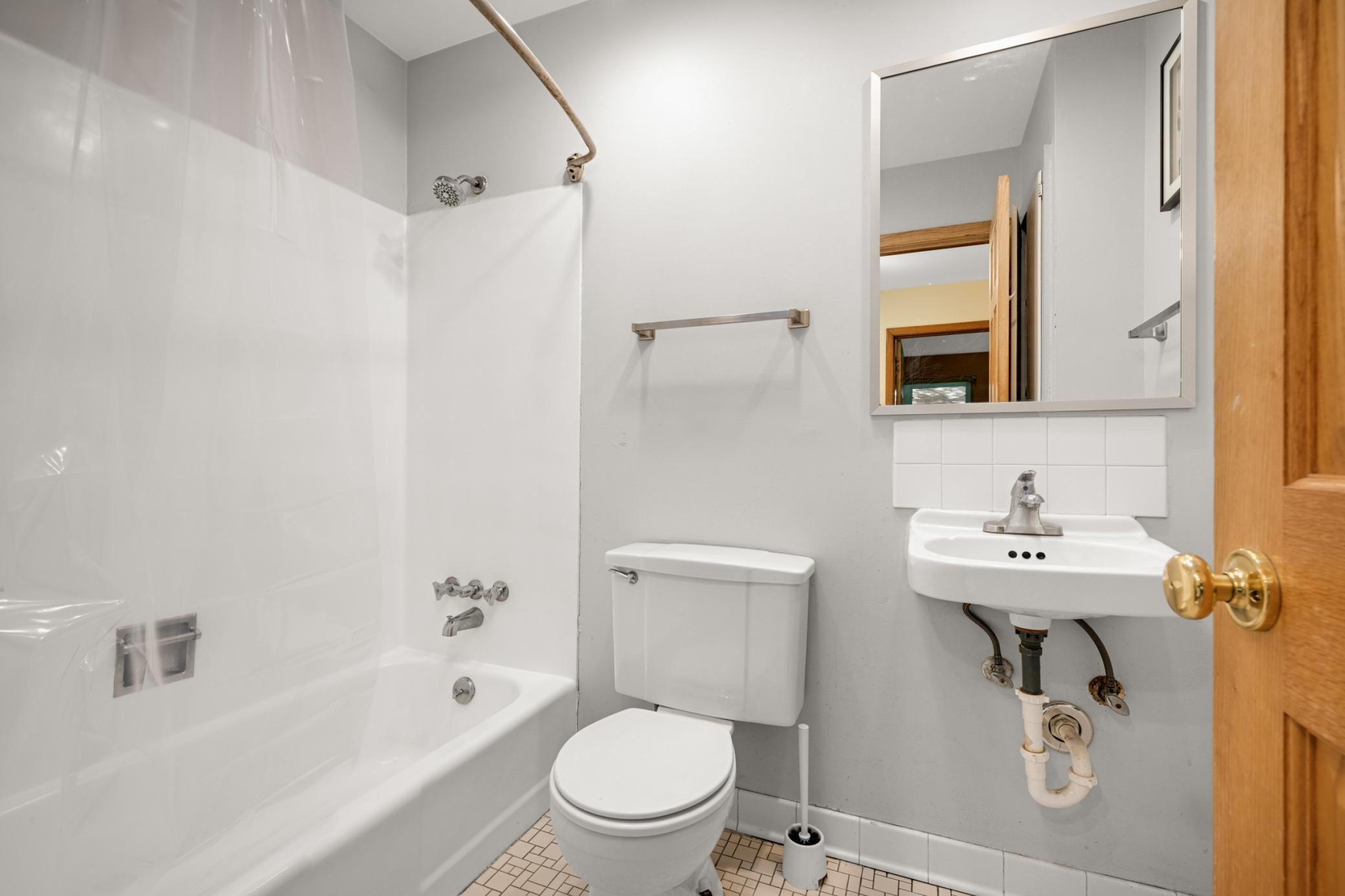 View of Residential Income at 2918 Benton Boulevard, Minneapolis MN 55416, Minneapolis (11 of 34) - Mike Wilen | Minnesota Team Real Estate