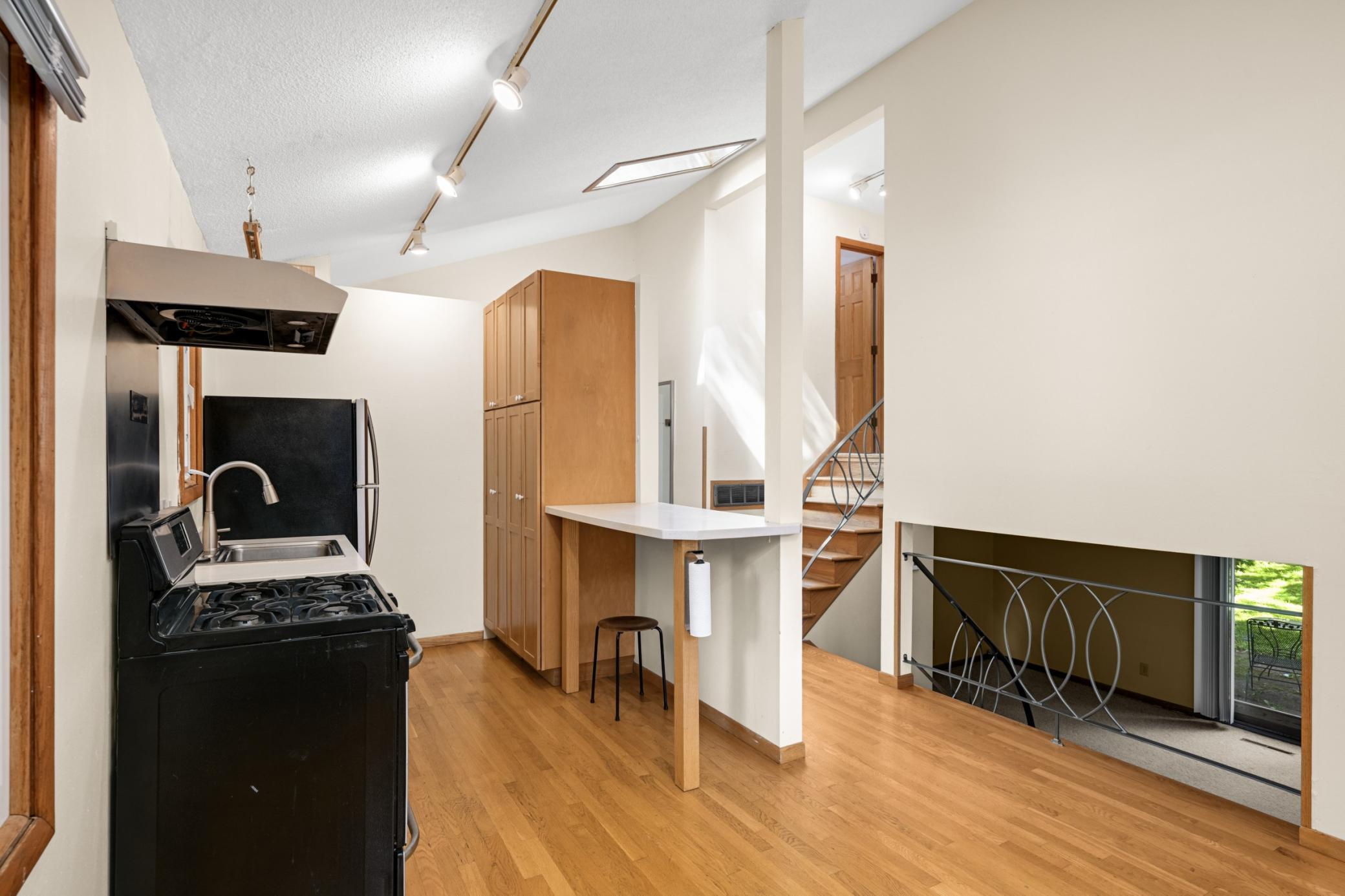 View of Residential Income at 2918 Benton Boulevard, Minneapolis MN 55416, Minneapolis (5 of 34) - Mike Wilen | Minnesota Team Real Estate