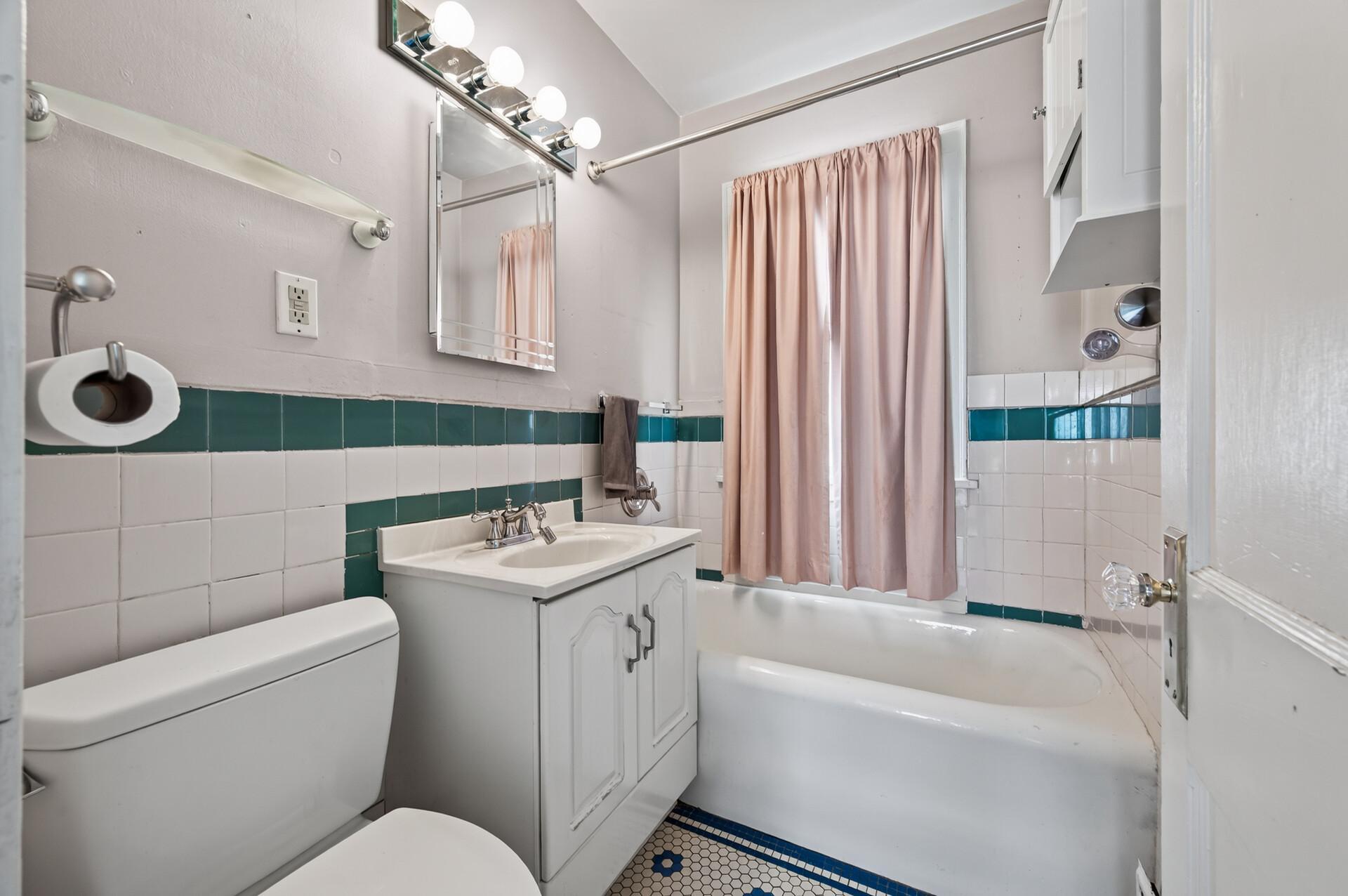 View of Residential at 4807 Bryant Avenue, Minneapolis MN 55430, Minneapolis (14 of 39) - Mike Wilen | Minnesota Team Real Estate
