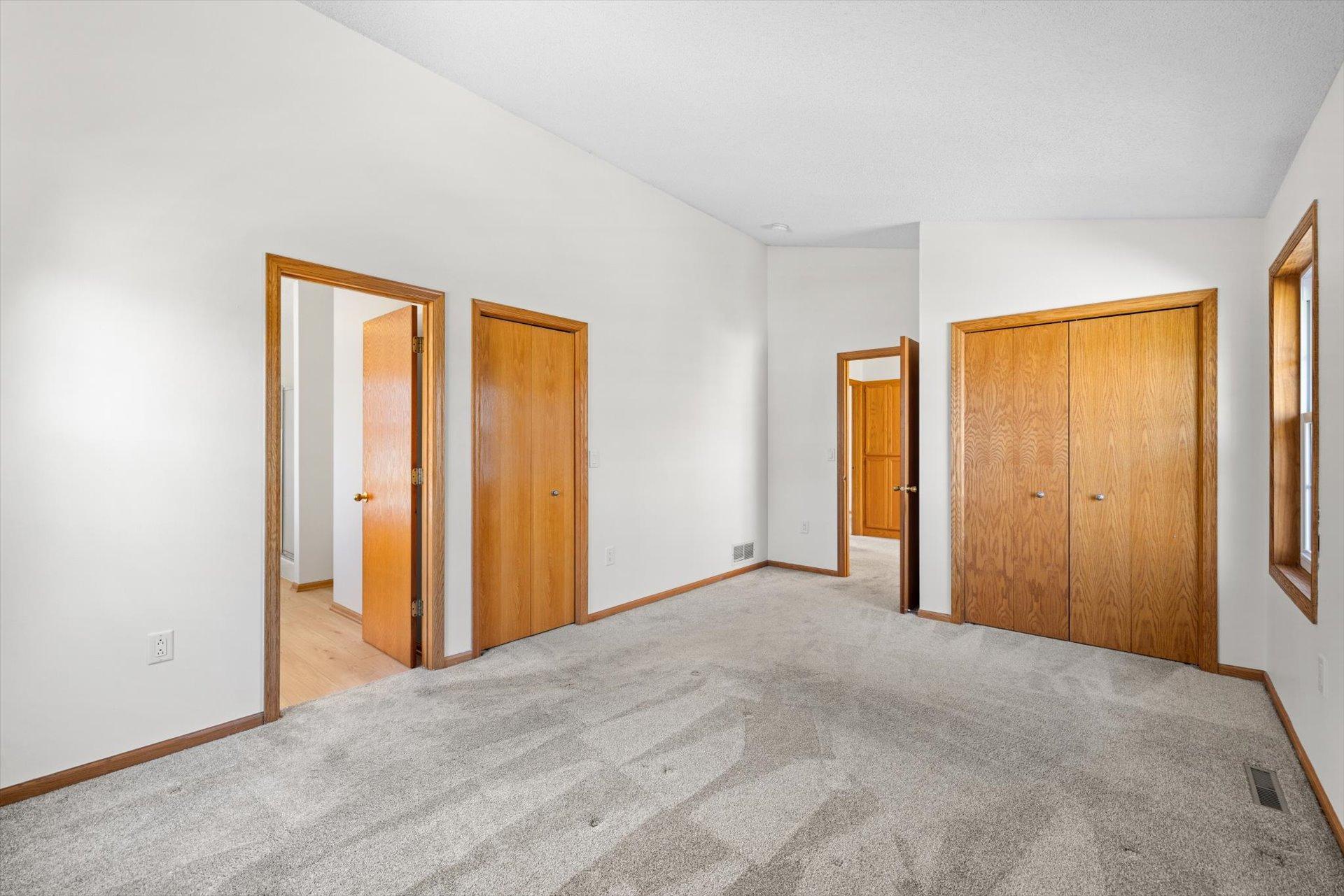 View of Residential at 952 Moonlight Drive, Woodbury MN 55125, Woodbury (23 of 33) - Mike Wilen | Minnesota Team Real Estate