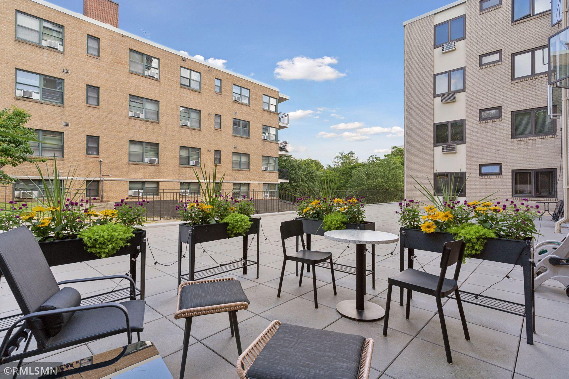 View of Residential at 2928 Dean Parkway #2I, Minneapolis MN 55416, Minneapolis (28 of 38) - Mike Wilen | Minnesota Team Real Estate