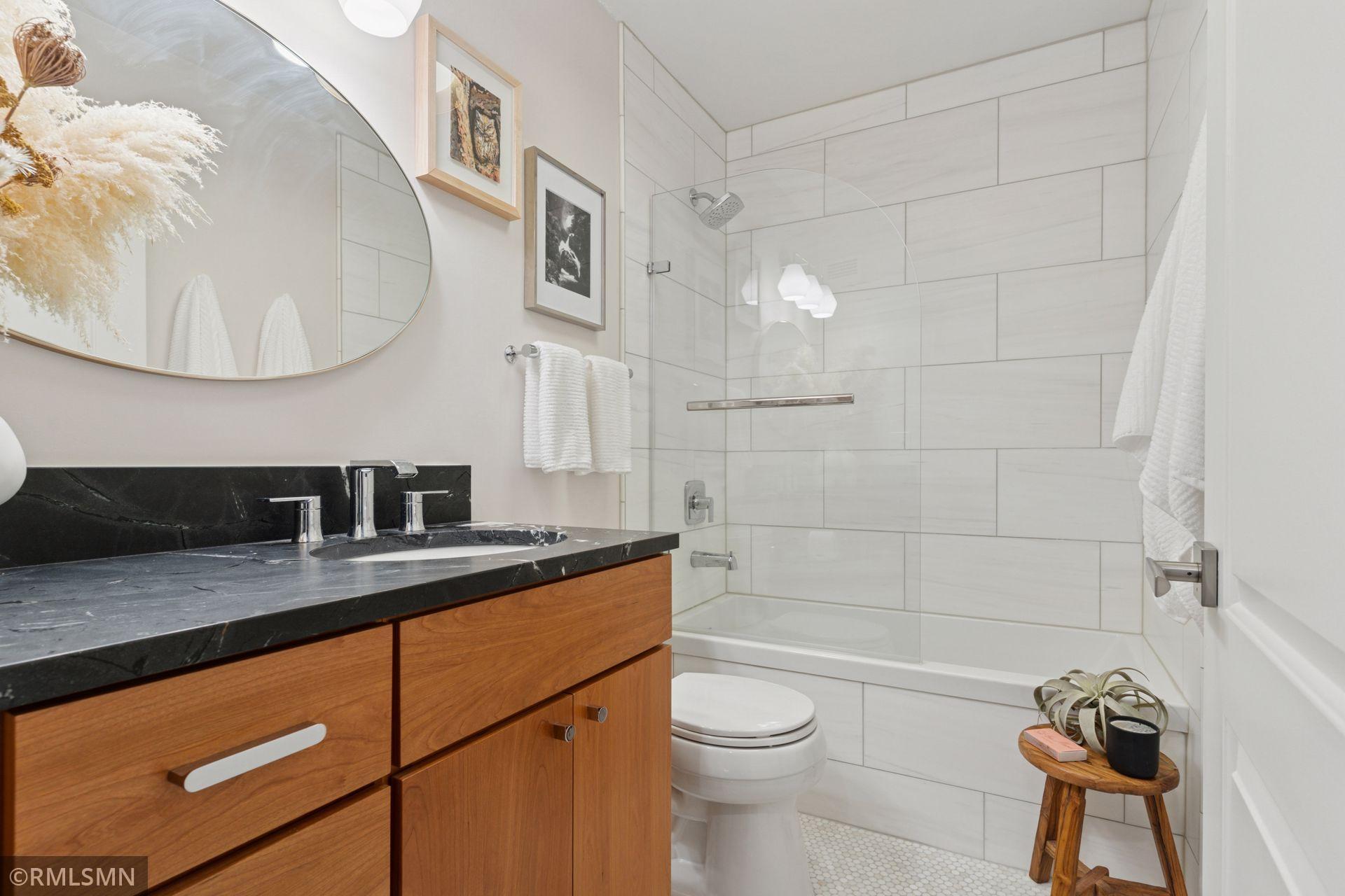 View of Residential at 2928 Dean Parkway #2I, Minneapolis MN 55416, Minneapolis (26 of 38) - Mike Wilen | Minnesota Team Real Estate