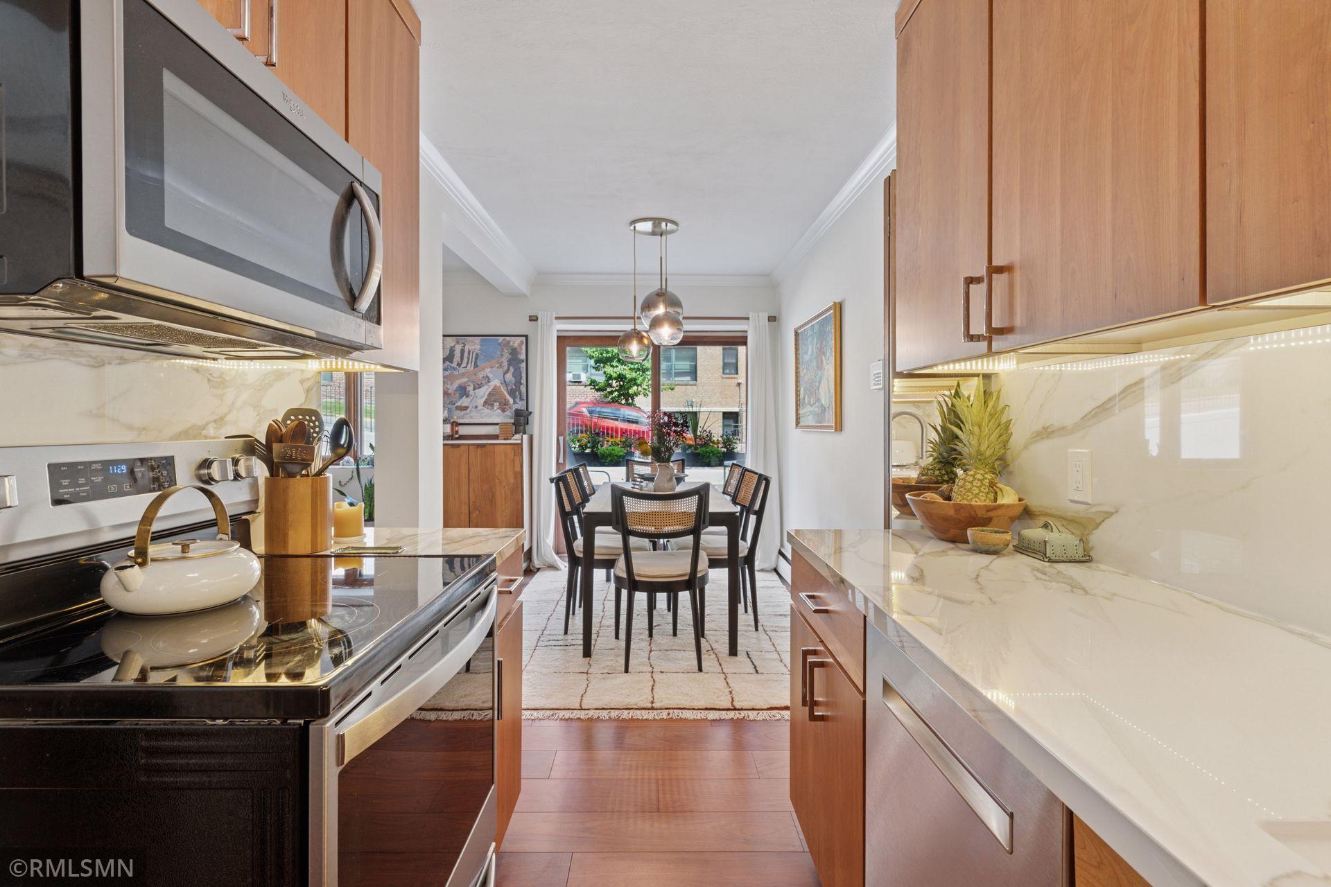 View of Residential at 2928 Dean Parkway #2I, Minneapolis MN 55416, Minneapolis (15 of 38) - Mike Wilen | Minnesota Team Real Estate