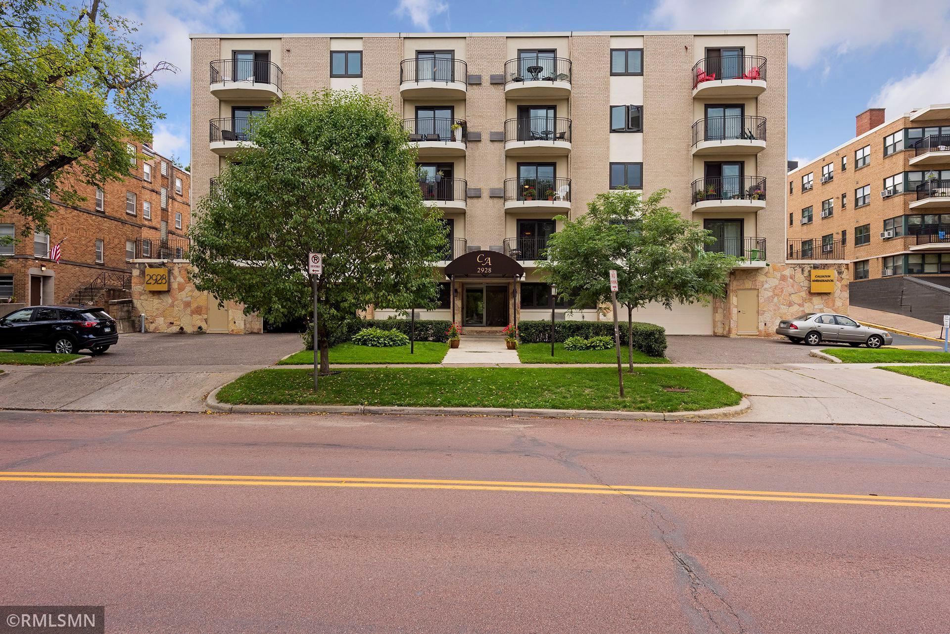 View of Residential at 2928 Dean Parkway #2I, Minneapolis MN 55416, Minneapolis (38 of 38) - Mike Wilen | Minnesota Team Real Estate
