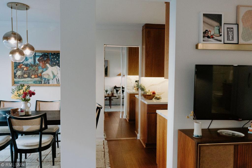 View of Residential at 2928 Dean Parkway #2I, Minneapolis MN 55416, Minneapolis (18 of 38) - Mike Wilen | Minnesota Team Real Estate