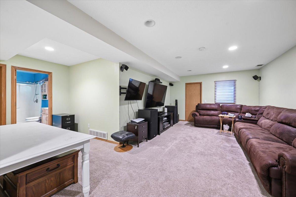 View of Residential at 102 Primrose Court, Vadnais Heights MN 55127, Vadnais Heights (13 of 16) - Mike Wilen | Minnesota Team Real Estate