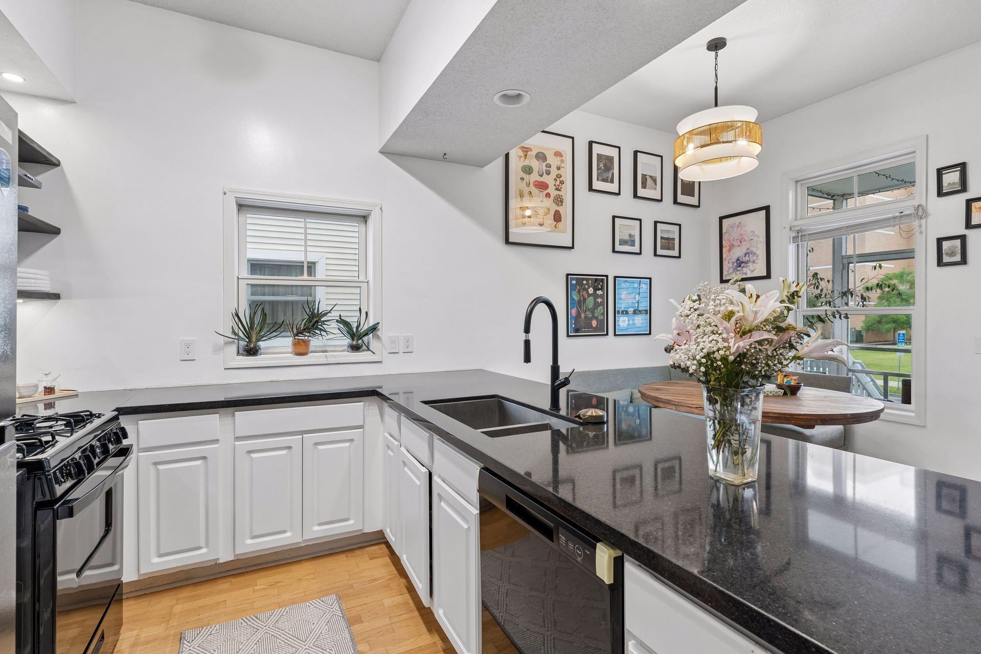 View of Residential at 724 25th Street, Minneapolis MN 55404, Minneapolis (8 of 37) - Mike Wilen | Minnesota Team Real Estate