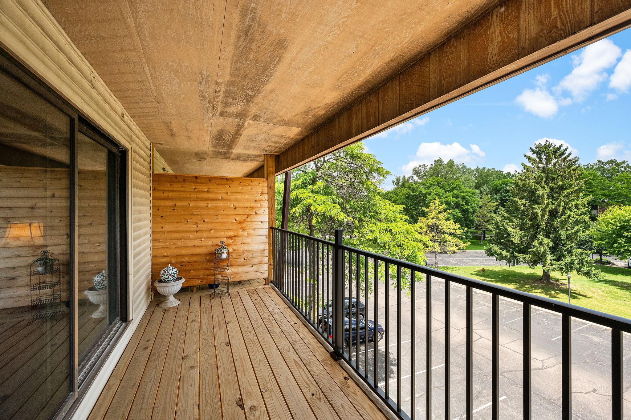 View of Residential at 10451 Greenbrier Road #318, Minnetonka MN 55305, Minnetonka (18 of 27) - Mike Wilen | Minnesota Team Real Estate