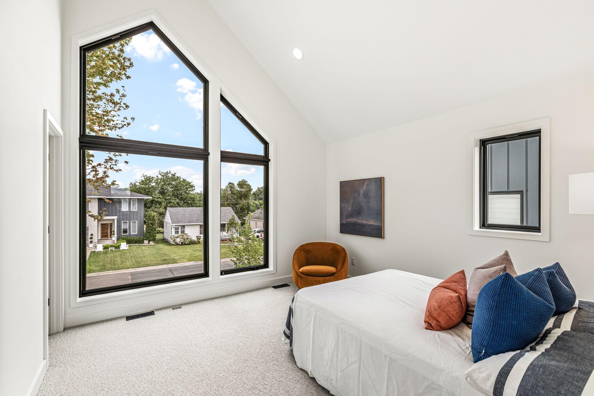 View of Residential at 6136 Oaklawn Avenue, Edina MN 55424, Edina (34 of 59) - Mike Wilen | Minnesota Team Real Estate