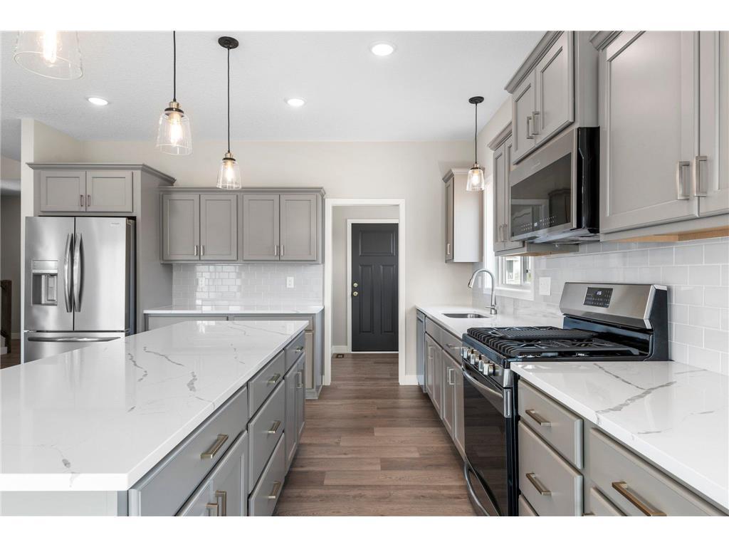 View of Residential at 909 Dayton Avenue, Saint Paul MN 55104, Saint Paul (9 of 14) - Mike Wilen | Minnesota Team Real Estate