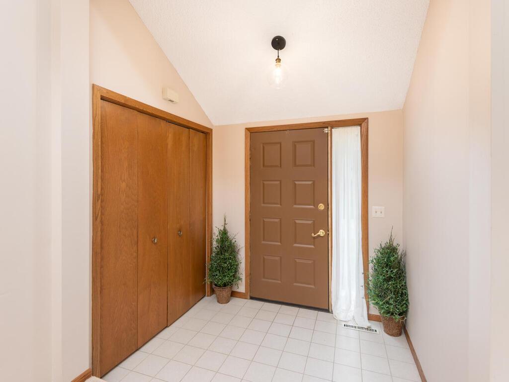 View of Residential at 18511 Maple Leaf Drive, Eden Prairie MN 55346, Eden Prairie (9 of 65) - Mike Wilen | Minnesota Team Real Estate