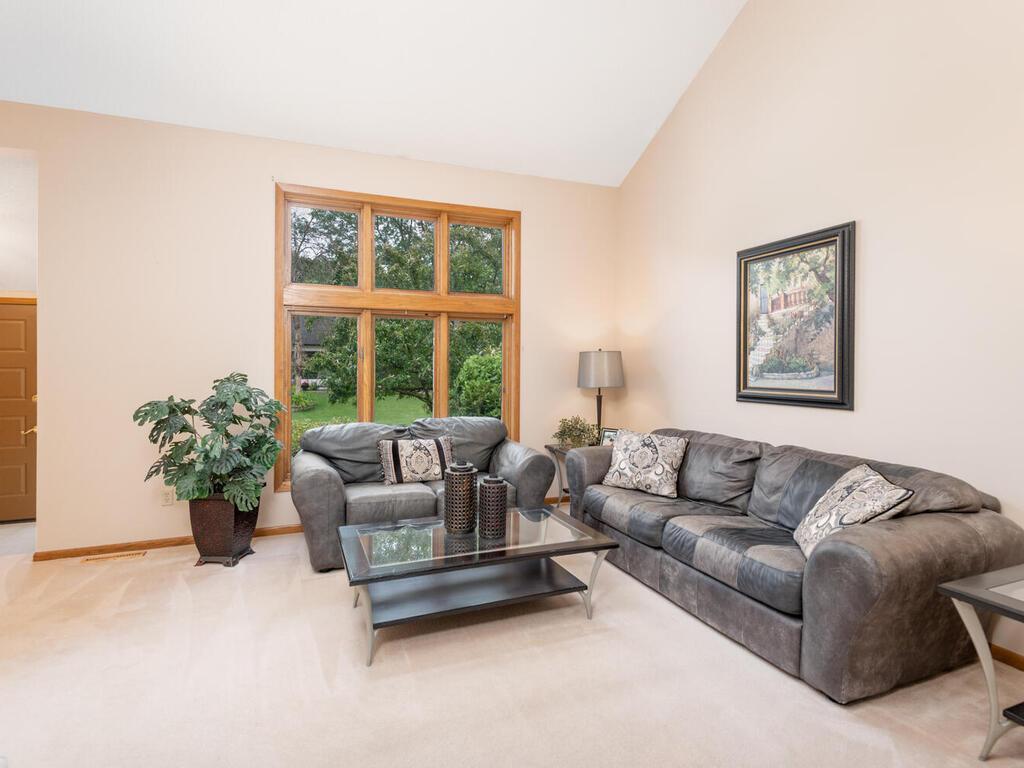 View of Residential at 18511 Maple Leaf Drive, Eden Prairie MN 55346, Eden Prairie (10 of 65) - Mike Wilen | Minnesota Team Real Estate