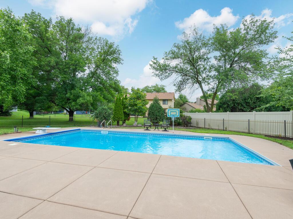 View of Residential at 18511 Maple Leaf Drive, Eden Prairie MN 55346, Eden Prairie (26 of 65) - Mike Wilen | Minnesota Team Real Estate