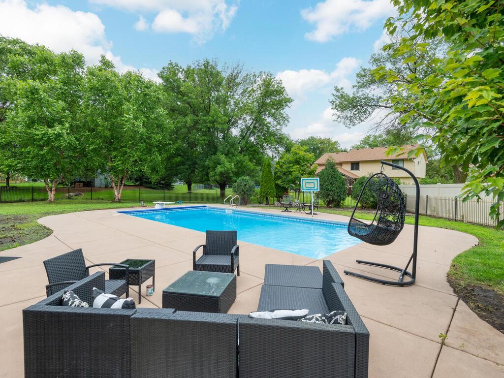 View of Residential at 18511 Maple Leaf Drive, Eden Prairie MN 55346, Eden Prairie (28 of 65) - Mike Wilen | Minnesota Team Real Estate