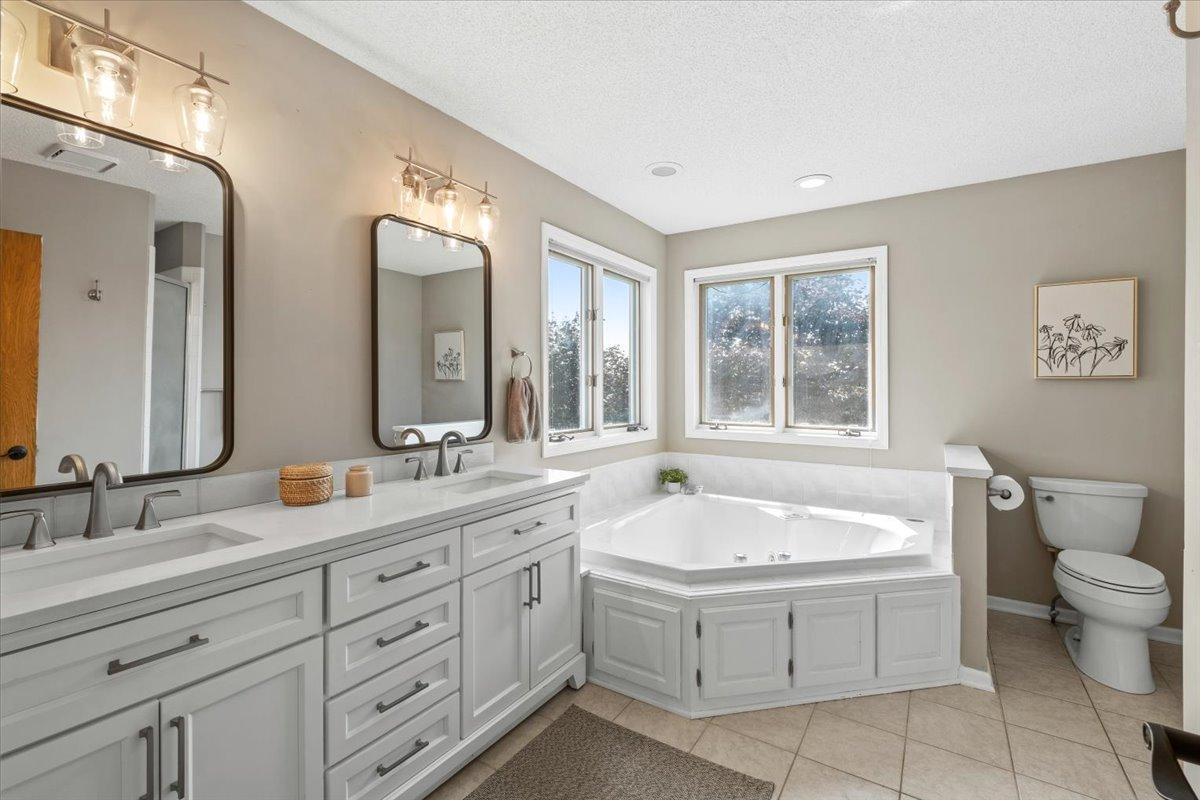 View of Residential at 794 Interlachen Draw, Woodbury MN 55125, Woodbury (25 of 44) - Mike Wilen | Minnesota Team Real Estate