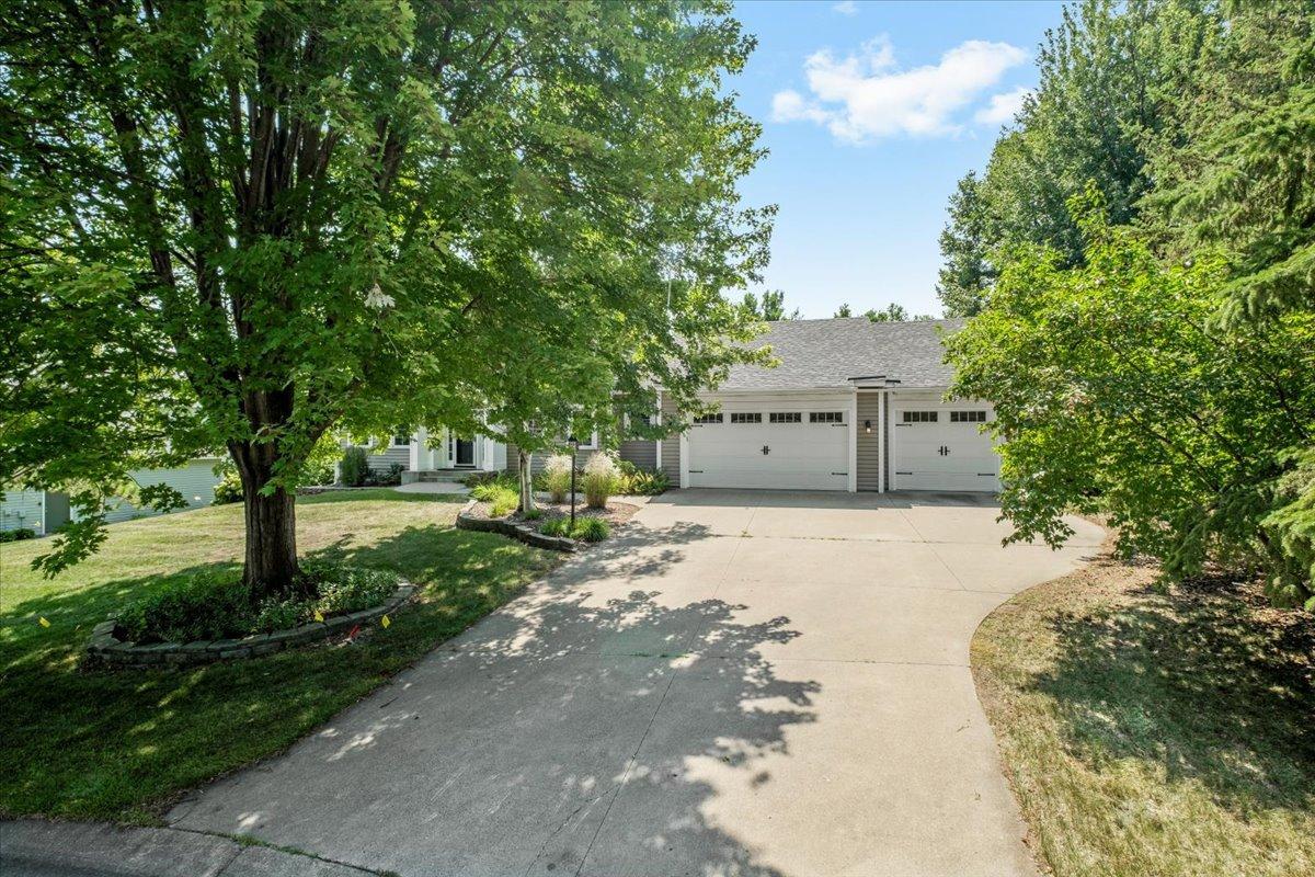 View of Residential at 794 Interlachen Draw, Woodbury MN 55125, Woodbury (2 of 44) - Mike Wilen | Minnesota Team Real Estate