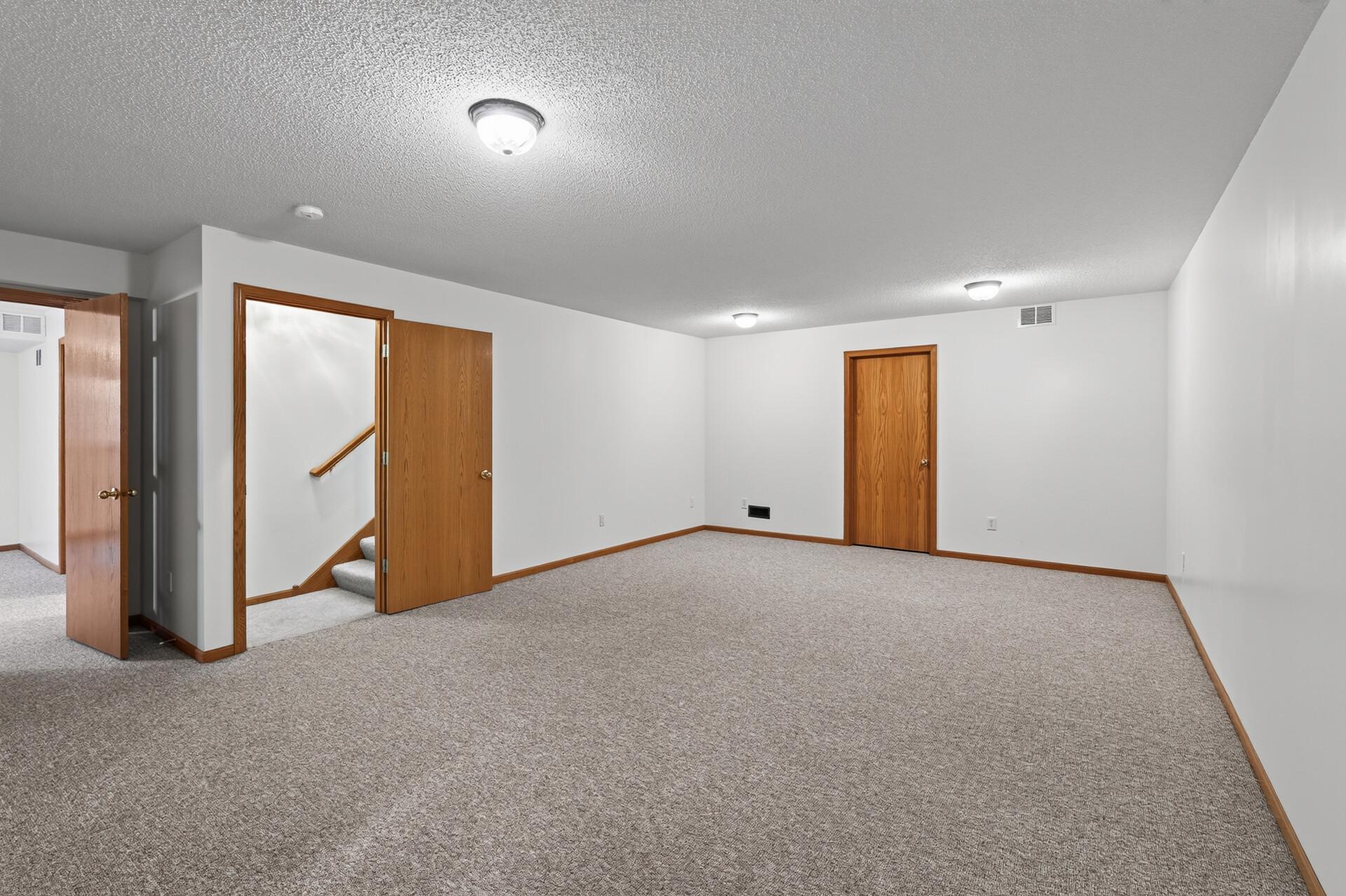 View of Residential at 442 Meadowood Lane, Burnsville MN 55337, Burnsville (34 of 45) - Mike Wilen | Minnesota Team Real Estate