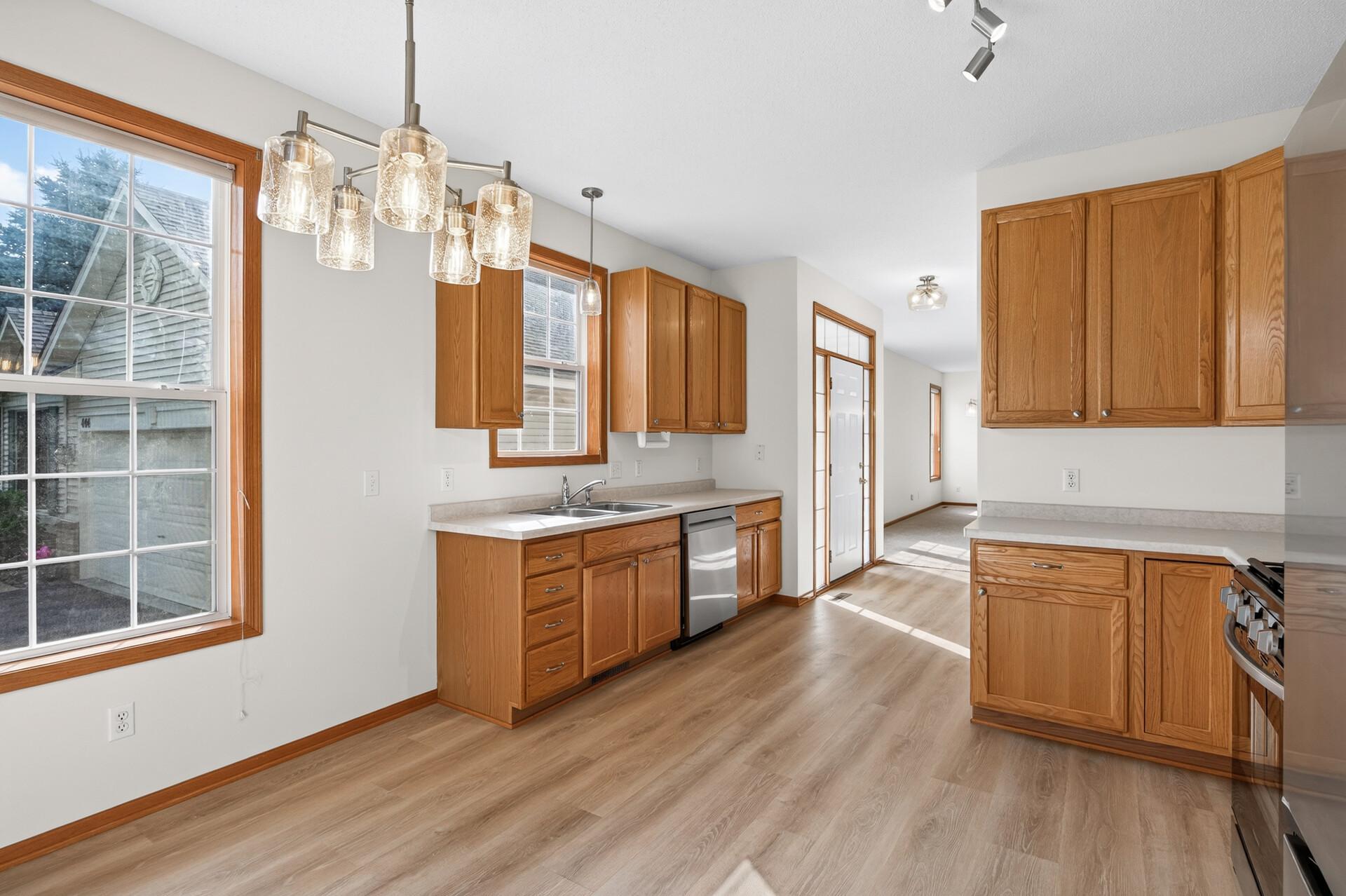 View of Residential at 442 Meadowood Lane, Burnsville MN 55337, Burnsville (9 of 45) - Mike Wilen | Minnesota Team Real Estate