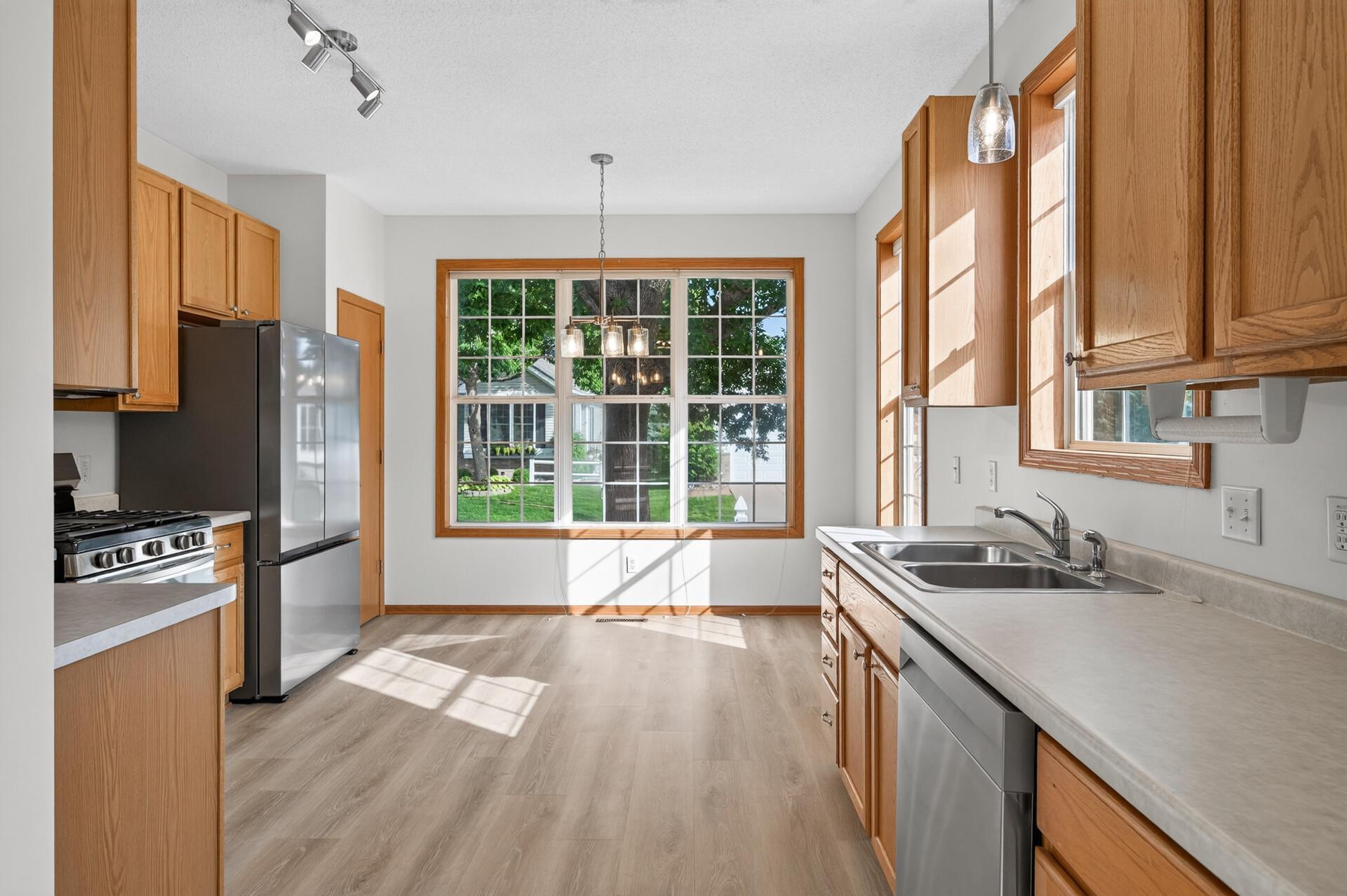 View of Residential at 442 Meadowood Lane, Burnsville MN 55337, Burnsville (6 of 45) - Mike Wilen | Minnesota Team Real Estate