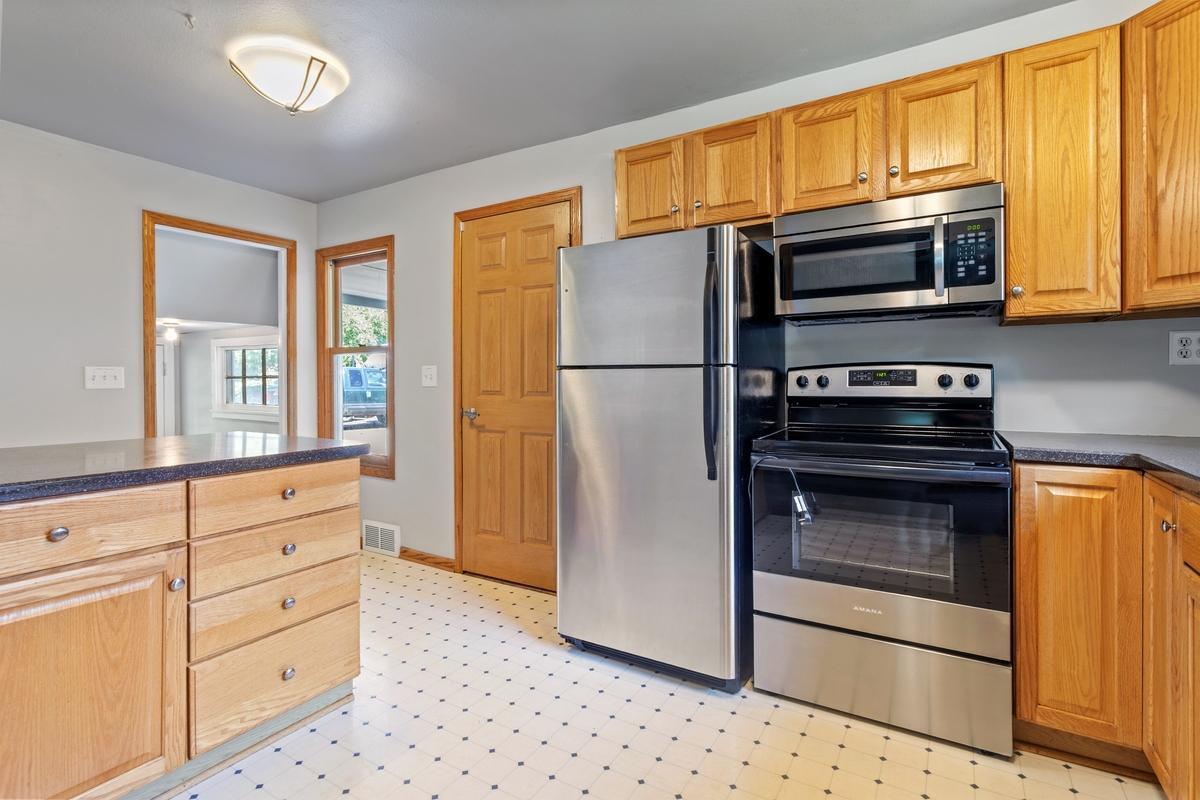 View of Residential at 15240 9th Avenue, Plymouth MN 55447, Plymouth (4 of 27) - Mike Wilen | Minnesota Team Real Estate