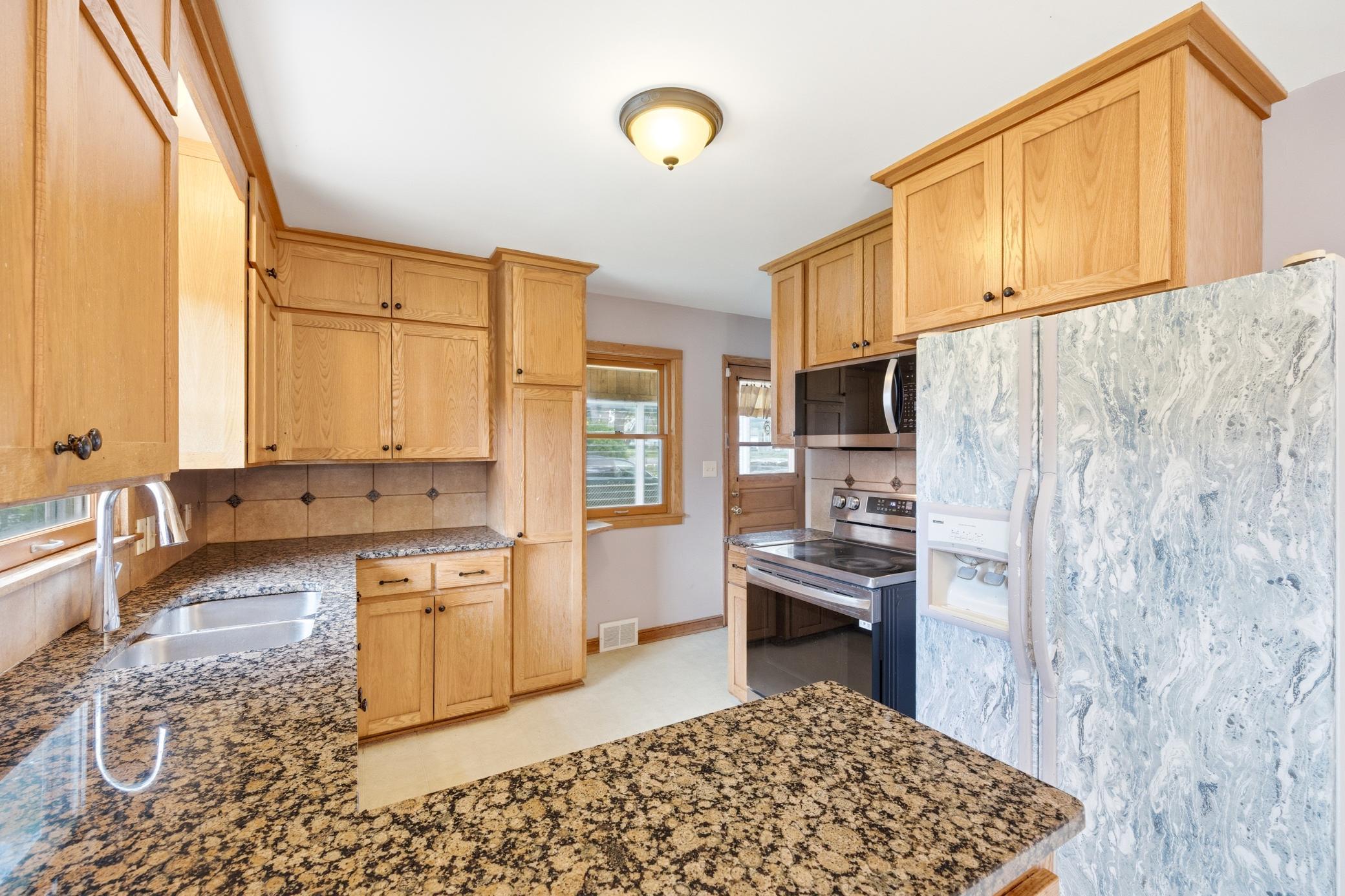 View of Residential at 1951 Fremont Avenue, Saint Paul MN 55119, Saint Paul (8 of 25) - Mike Wilen | Minnesota Team Real Estate